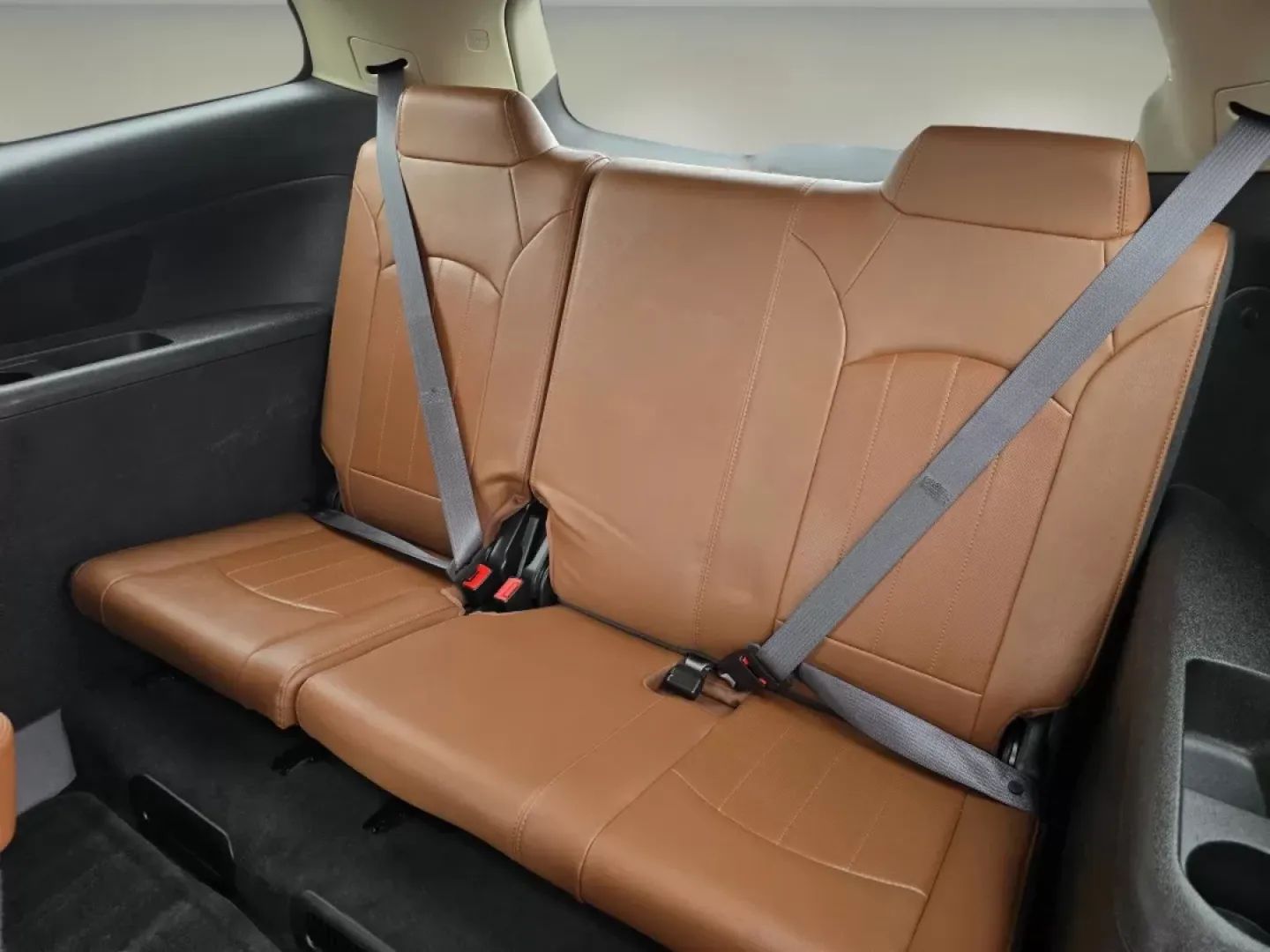 2015 /Ebony/Saddle Up Chevrolet Traverse LTZ (1GNKVJKD1FJ) with an Other engine, located at 1430 Gateway Drive, Opelika, AL, 36801, (334) 239-0944, 32.637871, -85.409790 - **Adventure Awaits with the 2015 Chevrolet Traverse LTZ Perfect for Growing Families!**<br /> <br /> Are you a family on the go, seeking a reliable and spacious SUV that effortlessly balances style with functionality? Look no further than the stunning 2015 Chevrolet Traverse LTZ, available now at G - Photo#14