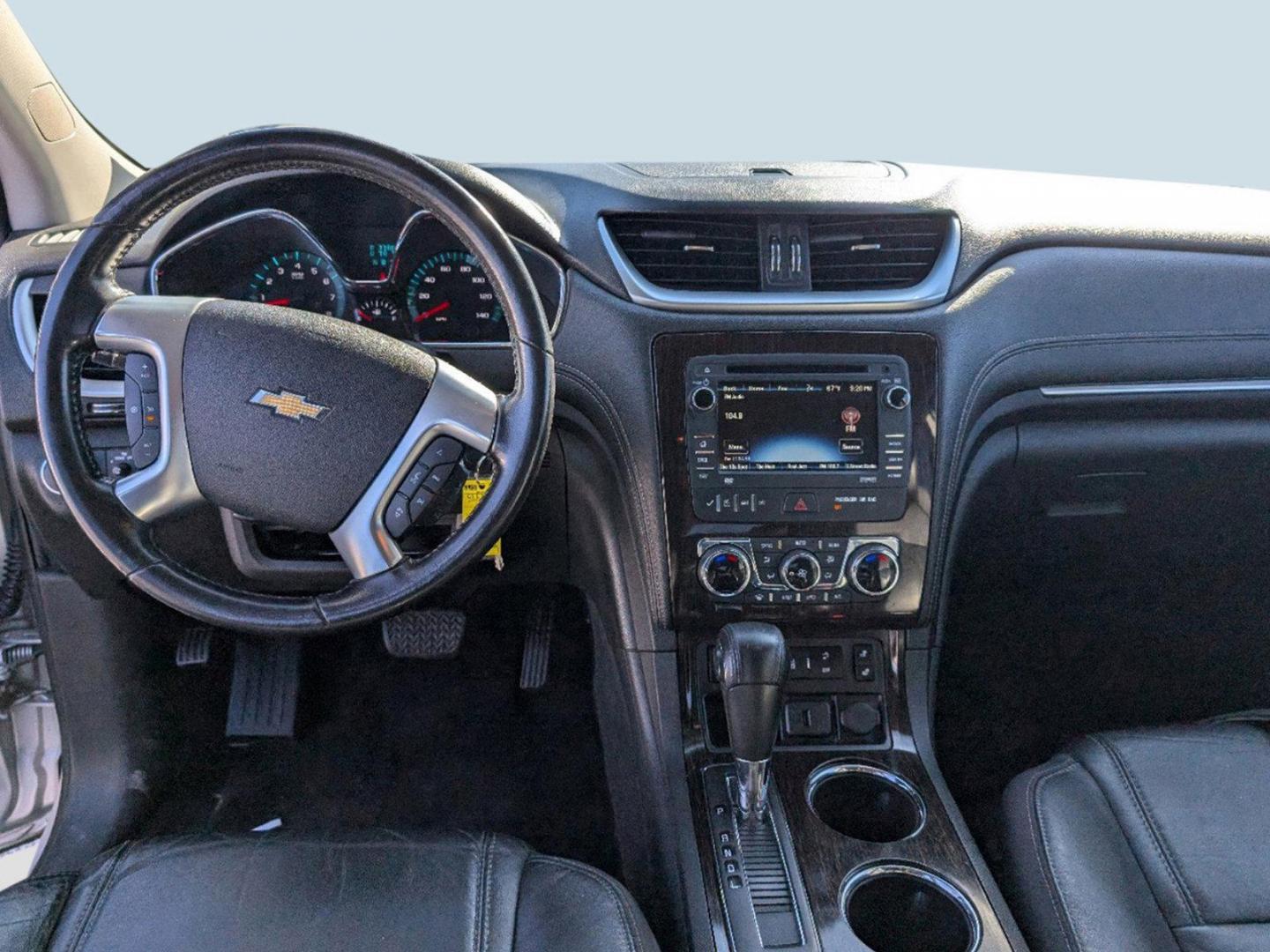 2015 Silver Ice Metallic /Ebony Chevrolet Traverse LT (1GNKRHKD2FJ) with an Gas V6 3.6L/217 engine, 6-Speed Automatic transmission, located at 3959 U.S. 80 W, Phenix City, AL, 36870, (334) 297-4885, 32.469296, -85.135185 - 2015 Chevrolet Traverse LT - Photo#13