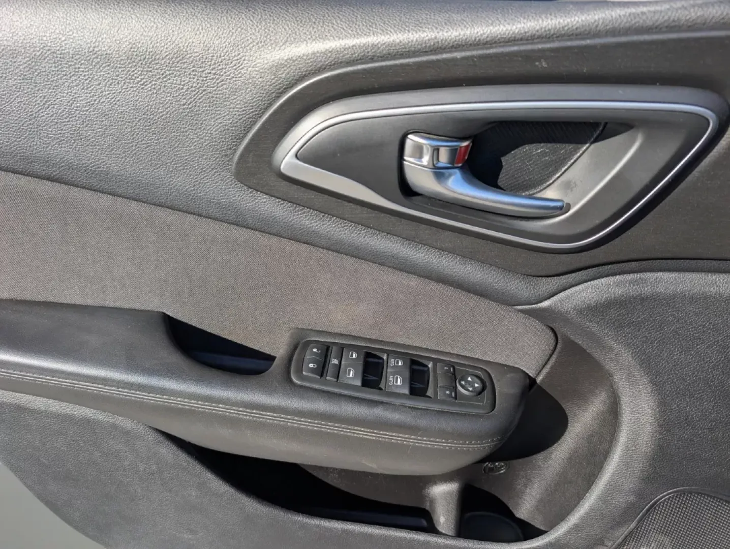 2015 /Black Chrysler 200 Limited (1C3CCCAB3FN) with an Other engine, located at 7000 Northlake Connector, Columbus, GA, 31904, (706) 987-8085, 32.524975, -84.978134 - Are you searching for a reliable, stylish sedan that can effortlessly handle your daily commute or weekend getaways? Look no further than this stunning 2015 Chrysler 200 Limited, available now at Gils Auto - Columbus #2! With its sleek Billet Silver Metallic Clearcoat exterior and comfortable black - Photo#8