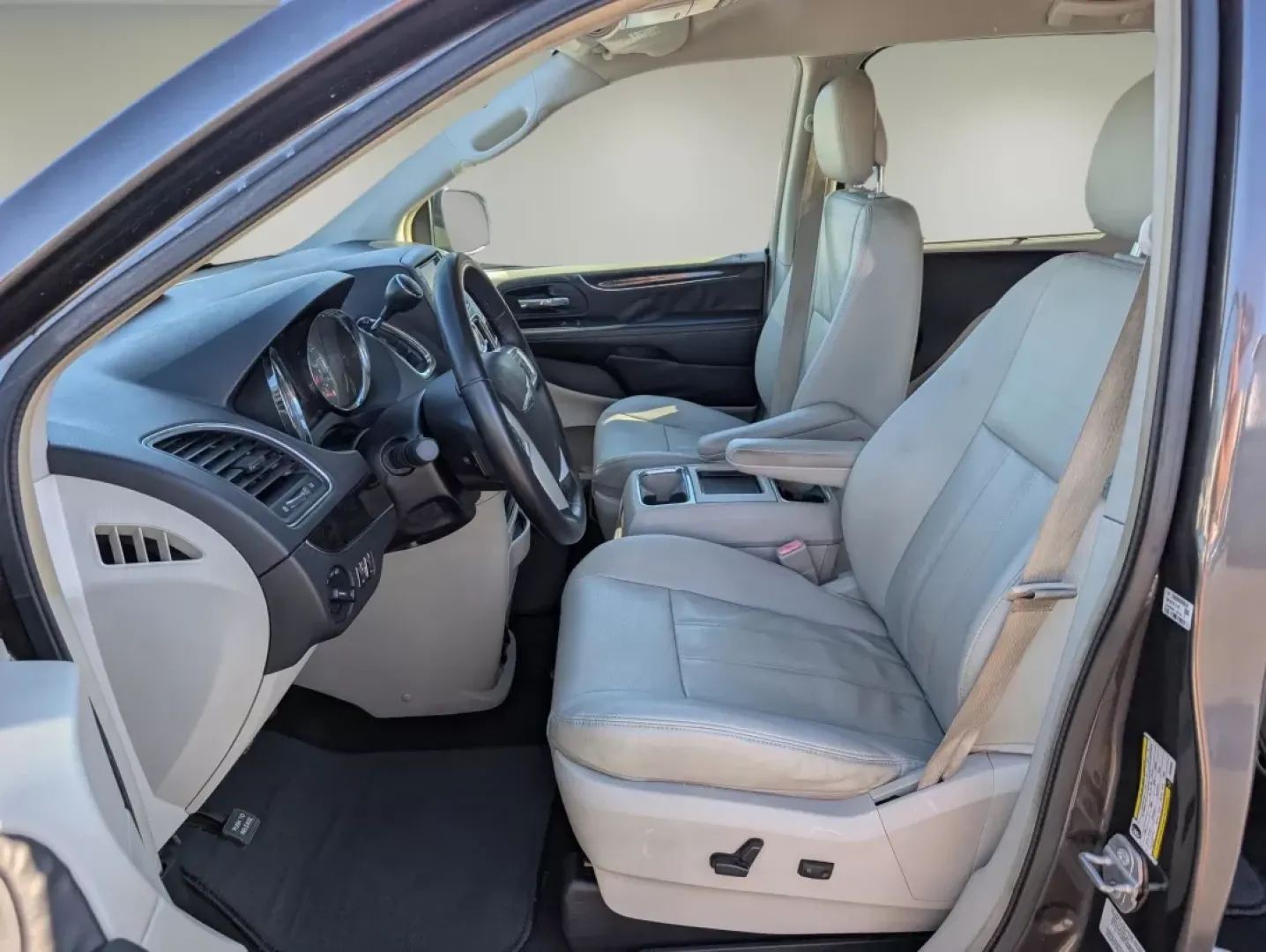 2015 /Black/Light Graystone Chrysler Town and Country Touring (2C4RC1BG6FR) with an Other engine, located at 5115 14th Ave., Columbus, GA, 31904, (706) 323-0345, 32.511494, -84.971046 - Are you ready to transform your family adventures into unforgettable road trips or daily commutes? Look no further than this stunning 2015 Chrysler Town and Country Touring minivan, available now at Gils Auto in Phenix City, AL. Perfect for growing families or those who love to travel in comfort, - Photo#9