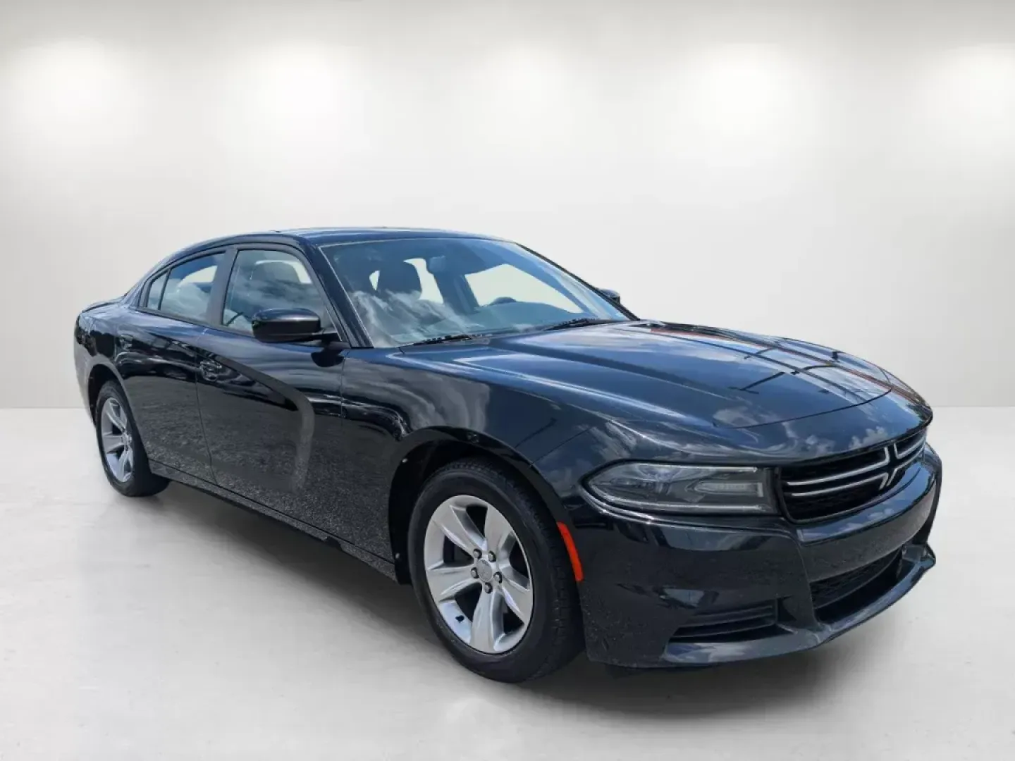 2015 /Black Dodge Charger SE (2C3CDXBG0FH) with an Regular Unleaded V-6 3.6 L/220 engine, 8-Speed Automatic w/OD transmission, located at 5115 14th Ave., Columbus, GA, 31904, (706) 323-0345, 32.511494, -84.971046 - 2015 Dodge Charger SE - Photo#2