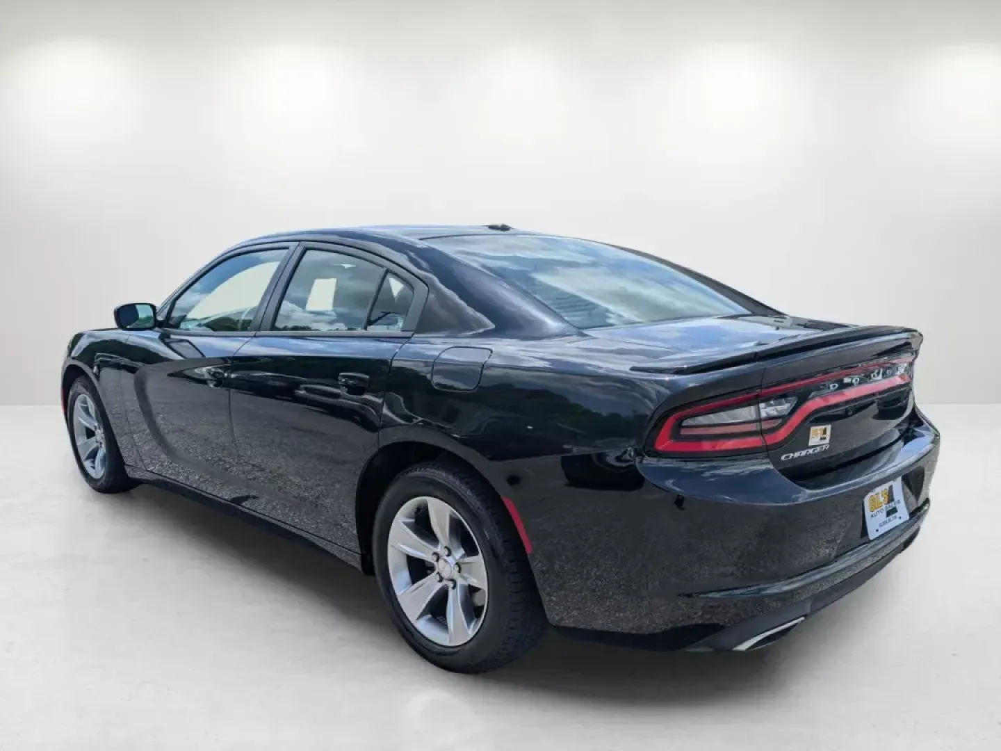 2015 /Black Dodge Charger SE (2C3CDXBG0FH) with an Regular Unleaded V-6 3.6 L/220 engine, 8-Speed Automatic w/OD transmission, located at 5115 14th Ave., Columbus, GA, 31904, (706) 323-0345, 32.511494, -84.971046 - 2015 Dodge Charger SE - Photo#6