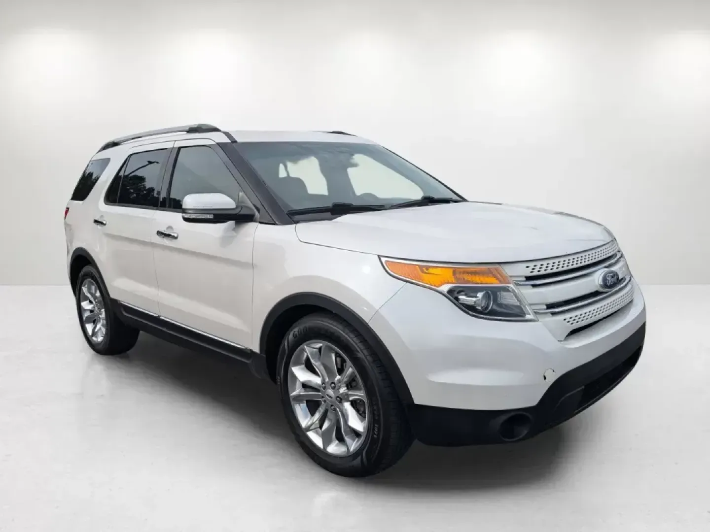 2015 Ford Explorer Limited (1FM5K7F83FG) with an Regular Unleaded V-6 3.5 L/213 engine, 6-Speed Automatic w/OD transmission, located at 7000 Northlake Connector, Columbus, GA, 31904, (706) 987-8085, 32.524975, -84.978134 - **Discover the Perfect Family Adventure Vehicle: 2015 Ford Explorer Limited at Gils Auto - Columbus #2**<br /> <br /> Are you searching for a vehicle that effortlessly blends style, versatility, and comfort? Look no further! The 2015 Ford Explorer Limited is the ultimate SUV that's perfect for growi - Photo#2