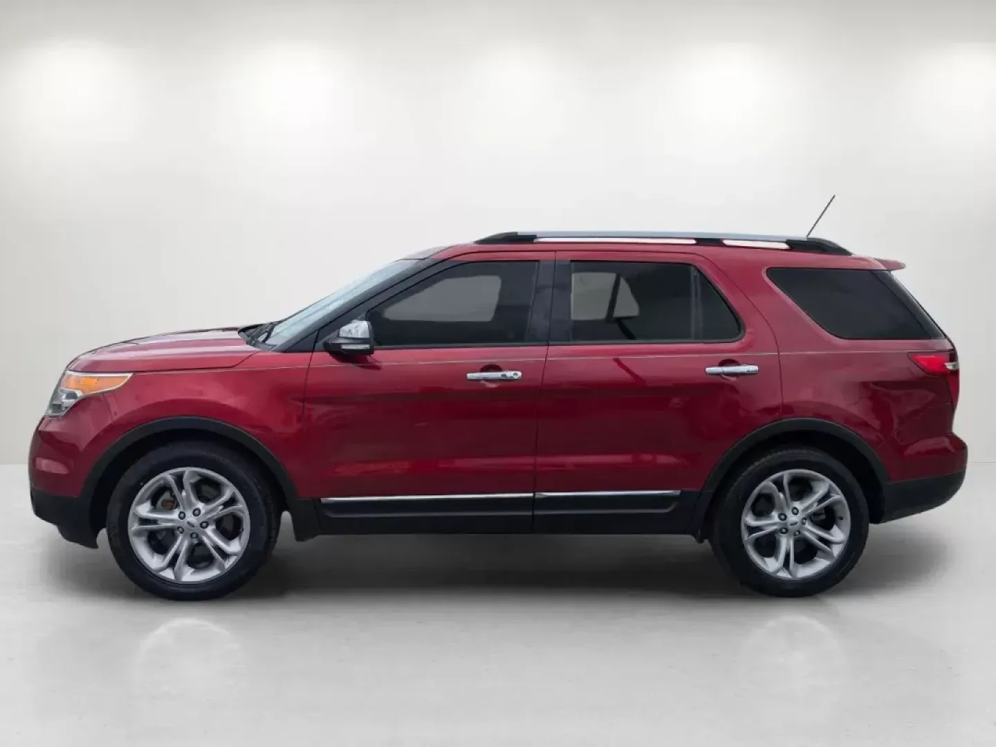 2015 Ford Explorer Limited (1FM5K7F87FG) with an Regular Unleaded V-6 3.5 L/213 engine, 6-Speed Automatic w/OD transmission, located at 5115 14th Ave., Columbus, GA, 31904, (706) 323-0345, 32.511494, -84.971046 - Are you ready to elevate your family's adventures or transform your daily commute into a luxurious experience? Introducing the 2015 Ford Explorer Limited, an SUV that seamlessly blends style, comfort, and performance. Whether you're navigating the bustling streets of Columbus, GA, or embarking on a - Photo#8