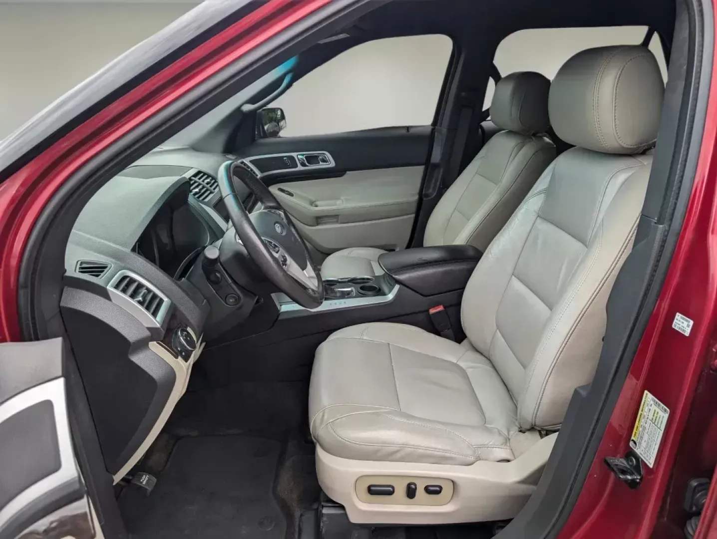 2015 Ford Explorer Limited (1FM5K7F87FG) with an Regular Unleaded V-6 3.5 L/213 engine, 6-Speed Automatic w/OD transmission, located at 5115 14th Ave., Columbus, GA, 31904, (706) 323-0345, 32.511494, -84.971046 - Are you ready to elevate your family's adventures or transform your daily commute into a luxurious experience? Introducing the 2015 Ford Explorer Limited, an SUV that seamlessly blends style, comfort, and performance. Whether you're navigating the bustling streets of Columbus, GA, or embarking on a - Photo#10