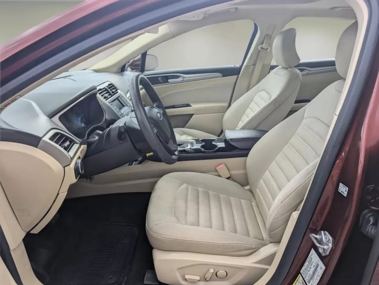 2015 Ford Fusion SE (3FA6P0H76FR) with an Other engine, located at 7000 Northlake Connector, Columbus, GA, 31904, (706) 987-8085, 32.524975, -84.978134 - 2015 Ford Fusion SE - Photo#9