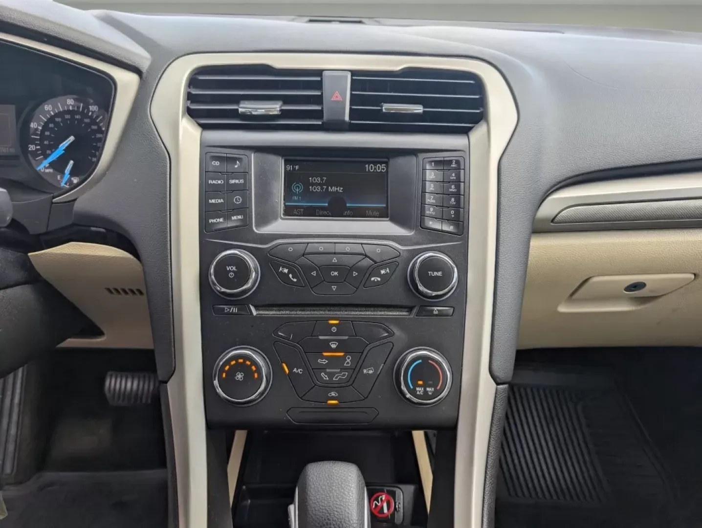 2015 Ford Fusion SE (3FA6P0H76FR) with an Other engine, located at 7000 Northlake Connector, Columbus, GA, 31904, (706) 987-8085, 32.524975, -84.978134 - 2015 Ford Fusion SE - Photo#15