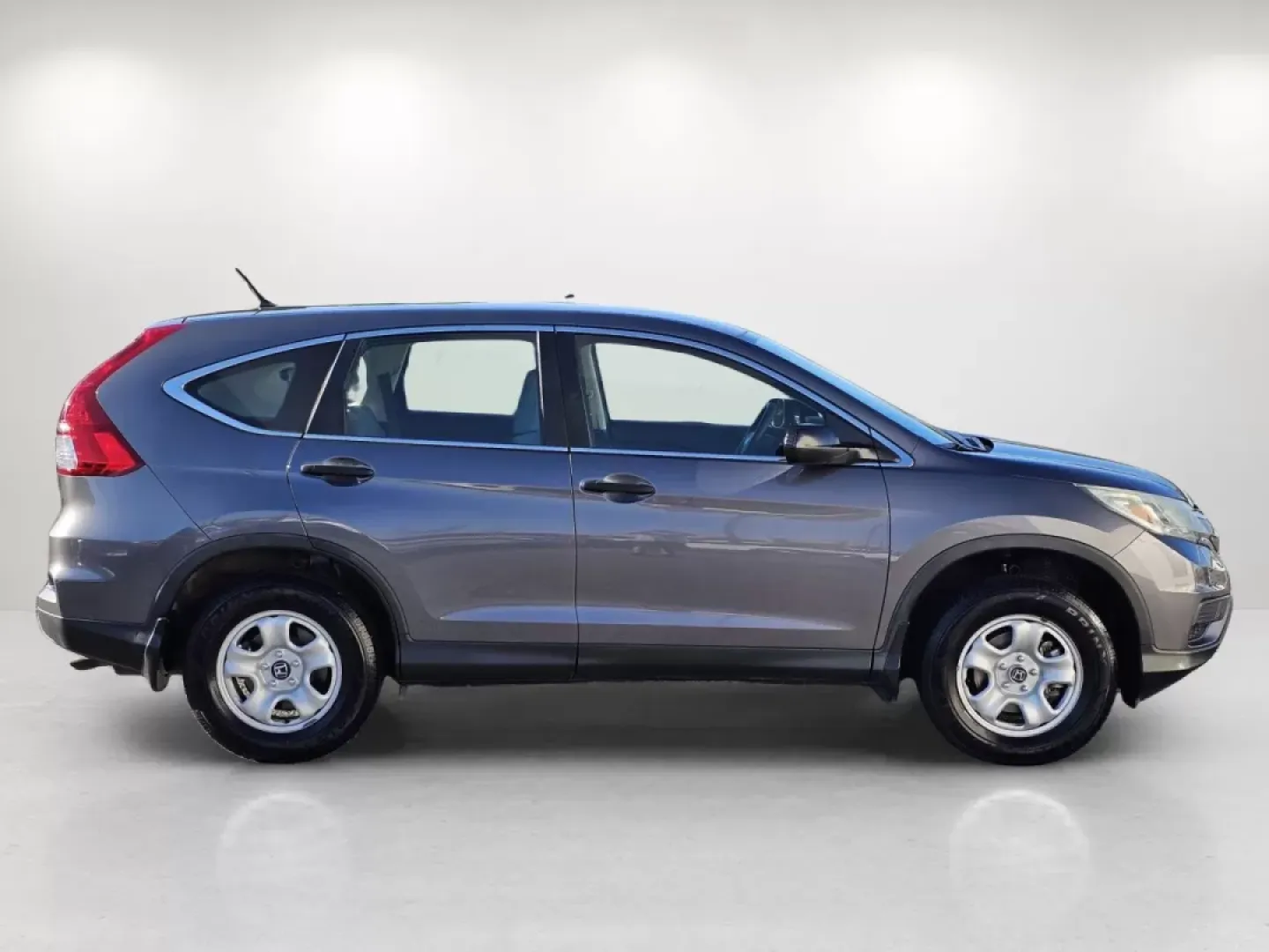 2015 Honda CR-V LX (5J6RM4H34FL) with an Other engine, located at 5115 14th Ave., Columbus, GA, 31904, (706) 323-0345, 32.511494, -84.971046 - Experience life on the go with the 2015 Honda CR-V LX, an ideal choice for families, commuters, and adventure-seekers alike. This versatile SUV is designed to accommodate all your lifestyle needs, whether you're juggling school drop-offs, long daily commutes, or weekend getaways. With its spacious i - Photo#3