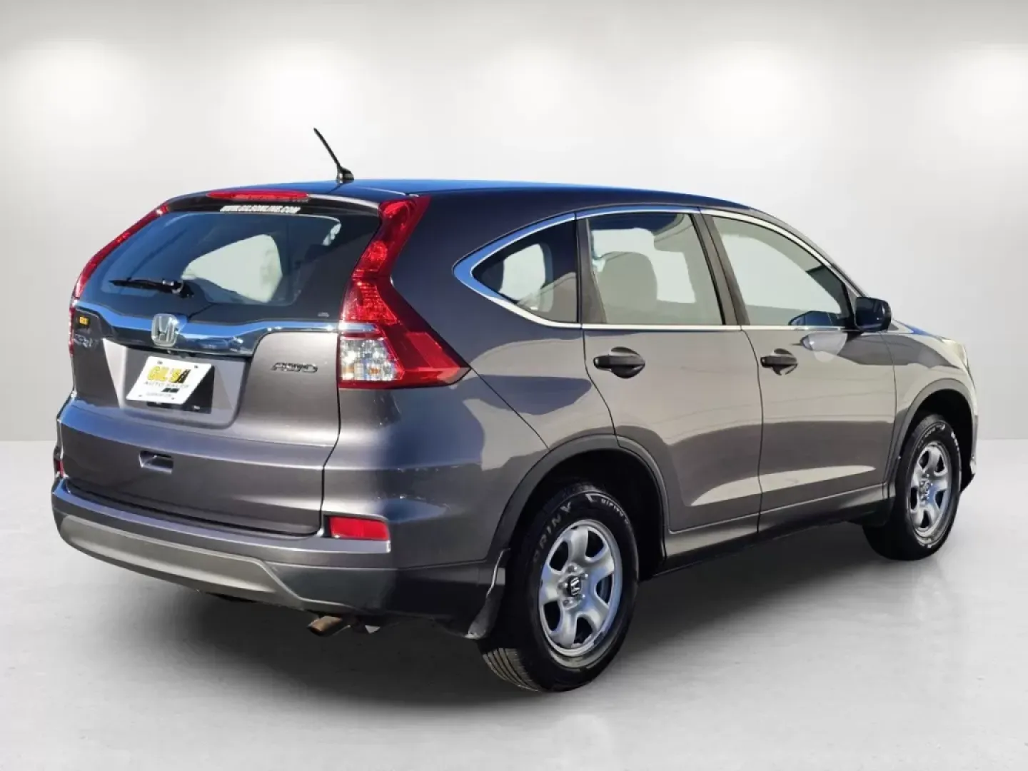 2015 Honda CR-V LX (5J6RM4H34FL) with an Other engine, located at 5115 14th Ave., Columbus, GA, 31904, (706) 323-0345, 32.511494, -84.971046 - Experience life on the go with the 2015 Honda CR-V LX, an ideal choice for families, commuters, and adventure-seekers alike. This versatile SUV is designed to accommodate all your lifestyle needs, whether you're juggling school drop-offs, long daily commutes, or weekend getaways. With its spacious i - Photo#4