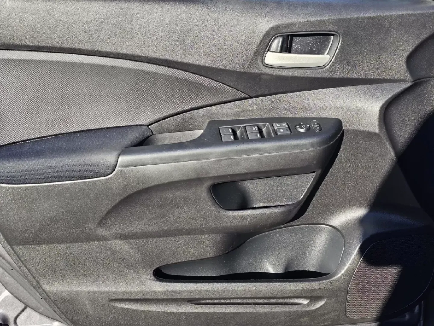 2015 Honda CR-V LX (5J6RM4H34FL) with an Other engine, located at 5115 14th Ave., Columbus, GA, 31904, (706) 323-0345, 32.511494, -84.971046 - Experience life on the go with the 2015 Honda CR-V LX, an ideal choice for families, commuters, and adventure-seekers alike. This versatile SUV is designed to accommodate all your lifestyle needs, whether you're juggling school drop-offs, long daily commutes, or weekend getaways. With its spacious i - Photo#8