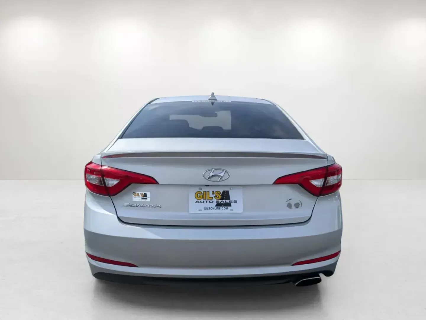 2015 /Gray Hyundai Sonata 2.4L SE (5NPE24AF4FH) with an Regular Unleaded I-4 2.4 L/144 engine, 6-Speed Automatic w/OD transmission, located at 804 22nd Ave, Phenix City, AL, 36870, (334) 297-1860, 32.484749, -85.024475 - Are you in the market for a reliable sedan that balances affordability with comfort and technology? Look no further! At Gils Auto - Phenix City #2, we proudly present an exceptional 2015 Hyundai Sonata 2.4L SE, located at 804 22nd Ave, Phenix City, AL 36870. This vehicle is perfect for budget-consci - Photo#4