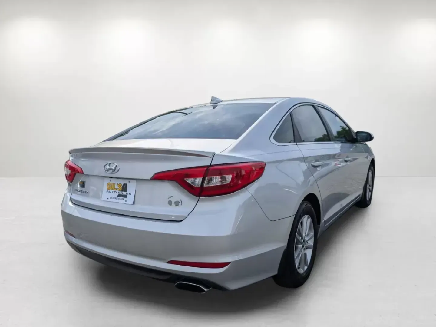 2015 /Gray Hyundai Sonata 2.4L SE (5NPE24AF4FH) with an Regular Unleaded I-4 2.4 L/144 engine, 6-Speed Automatic w/OD transmission, located at 804 22nd Ave, Phenix City, AL, 36870, (334) 297-1860, 32.484749, -85.024475 - Are you in the market for a reliable sedan that balances affordability with comfort and technology? Look no further! At Gils Auto - Phenix City #2, we proudly present an exceptional 2015 Hyundai Sonata 2.4L SE, located at 804 22nd Ave, Phenix City, AL 36870. This vehicle is perfect for budget-consci - Photo#5