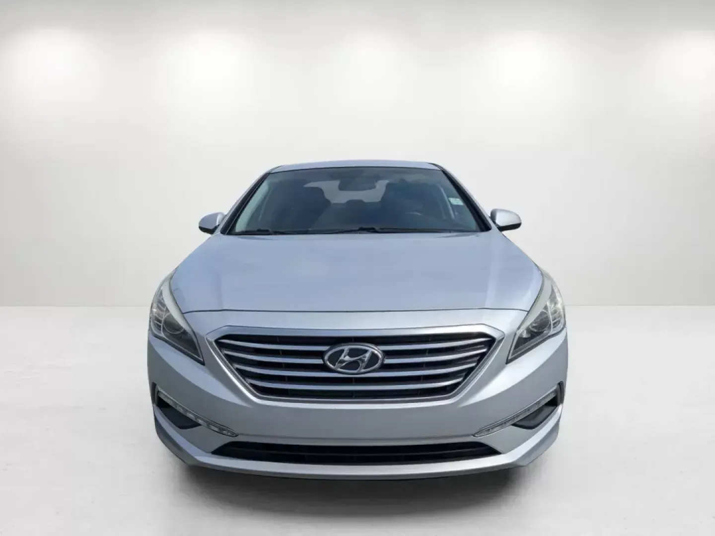 2015 /Gray Hyundai Sonata 2.4L SE (5NPE24AF4FH) with an Regular Unleaded I-4 2.4 L/144 engine, 6-Speed Automatic w/OD transmission, located at 804 22nd Ave, Phenix City, AL, 36870, (334) 297-1860, 32.484749, -85.024475 - Are you in the market for a reliable sedan that balances affordability with comfort and technology? Look no further! At Gils Auto - Phenix City #2, we proudly present an exceptional 2015 Hyundai Sonata 2.4L SE, located at 804 22nd Ave, Phenix City, AL 36870. This vehicle is perfect for budget-consci - Photo#8