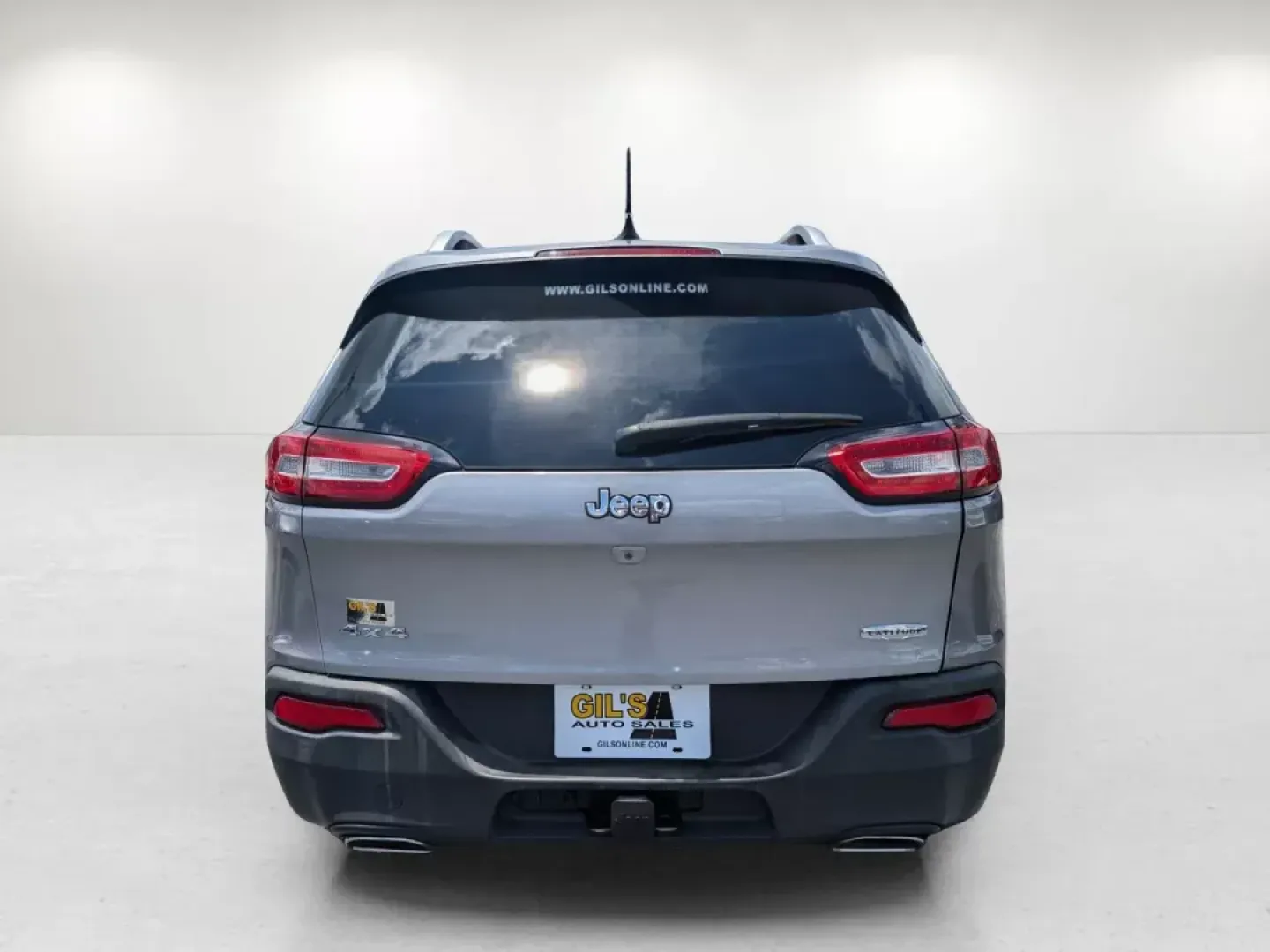 2015 /Black Jeep Cherokee Latitude (1C4PJMCS0FW) with an Regular Unleaded V-6 3.2 L/198 engine, 9-Speed Automatic w/OD transmission, located at 3959 U.S. 80 W, Phenix City, AL, 36870, (334) 297-4885, 32.469296, -85.135185 - 2015 Jeep Cherokee Latitude - Photo#5