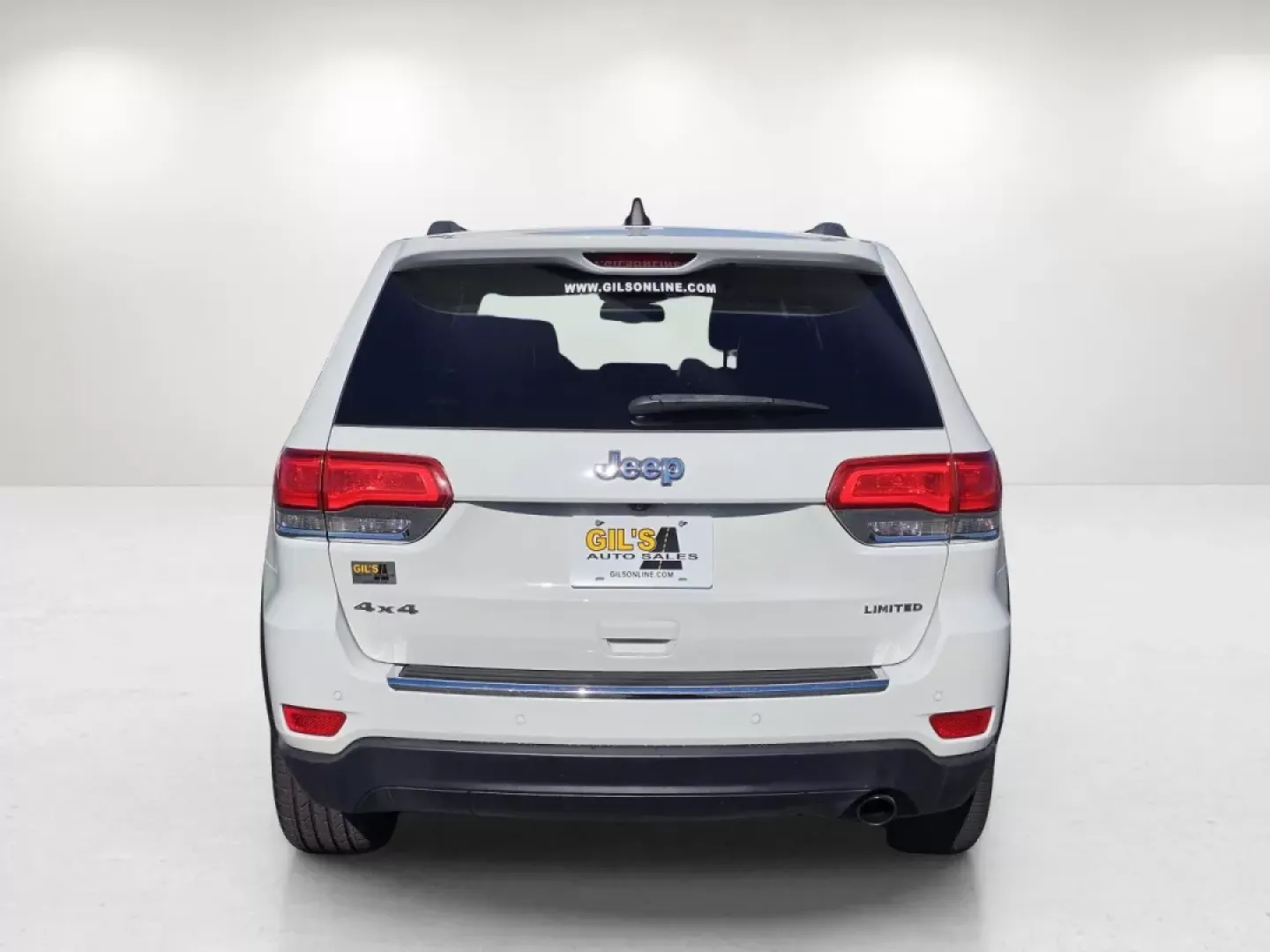 2015 /Black Jeep Grand Cherokee Limited (1C4RJFBG2FC) with an Other engine, located at 1430 Gateway Drive, Opelika, AL, 36801, (334) 239-0944, 32.637871, -85.409790 - **Explore New Adventures with the 2015 Jeep Grand Cherokee Limited-Perfect for Every Lifestyle!**<br /> <br /> Are you on the lookout for a reliable SUV that can seamlessly transition from weekday commutes to weekend getaways? Look no further! The 2015 Jeep Grand Cherokee Limited is here at Gils Aut - Photo#5