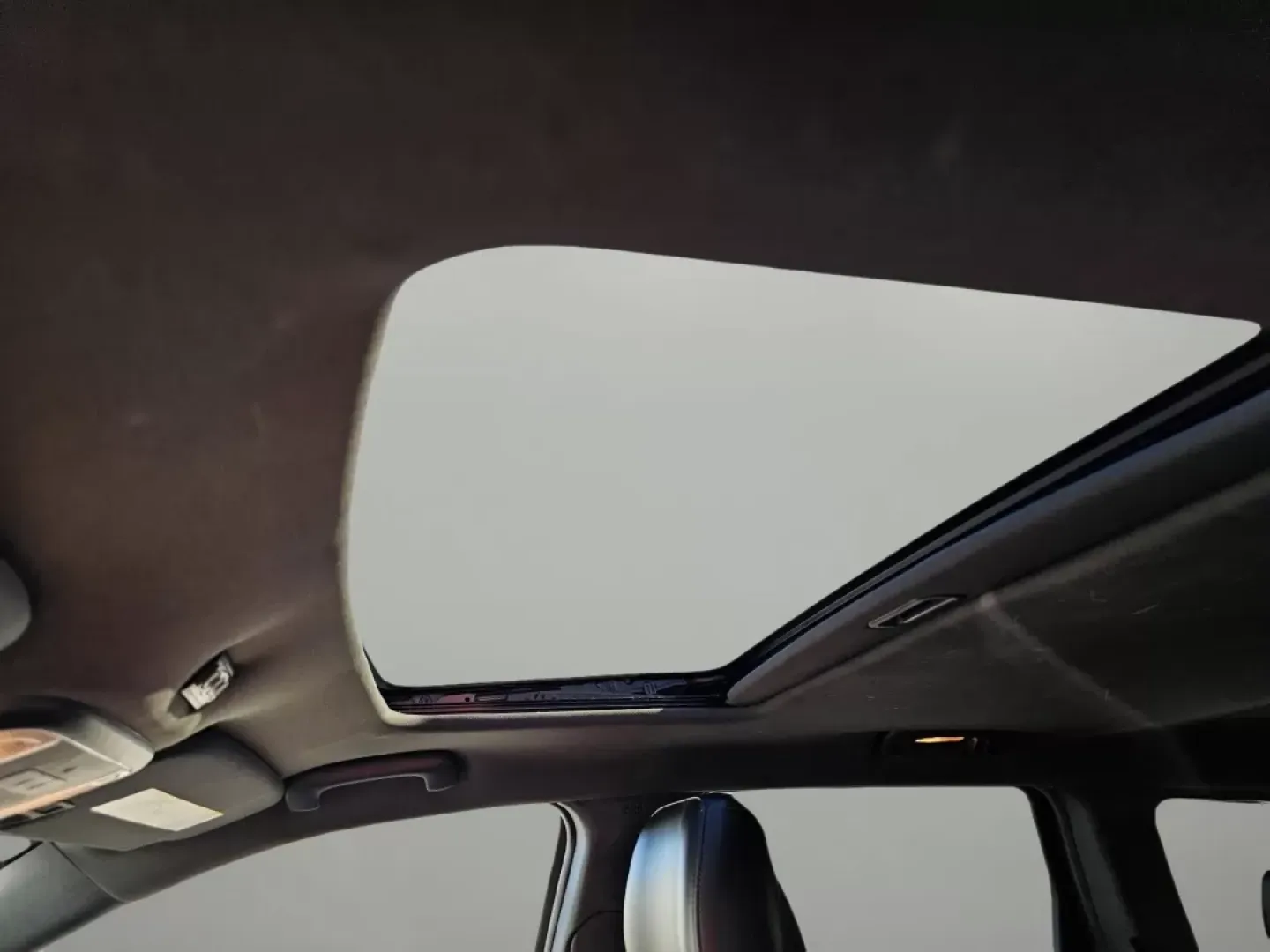 2015 /Black Jeep Grand Cherokee Limited (1C4RJFBG2FC) with an Other engine, located at 1430 Gateway Drive, Opelika, AL, 36801, (334) 239-0944, 32.637871, -85.409790 - **Explore New Adventures with the 2015 Jeep Grand Cherokee Limited-Perfect for Every Lifestyle!**<br /> <br /> Are you on the lookout for a reliable SUV that can seamlessly transition from weekday commutes to weekend getaways? Look no further! The 2015 Jeep Grand Cherokee Limited is here at Gils Aut - Photo#10