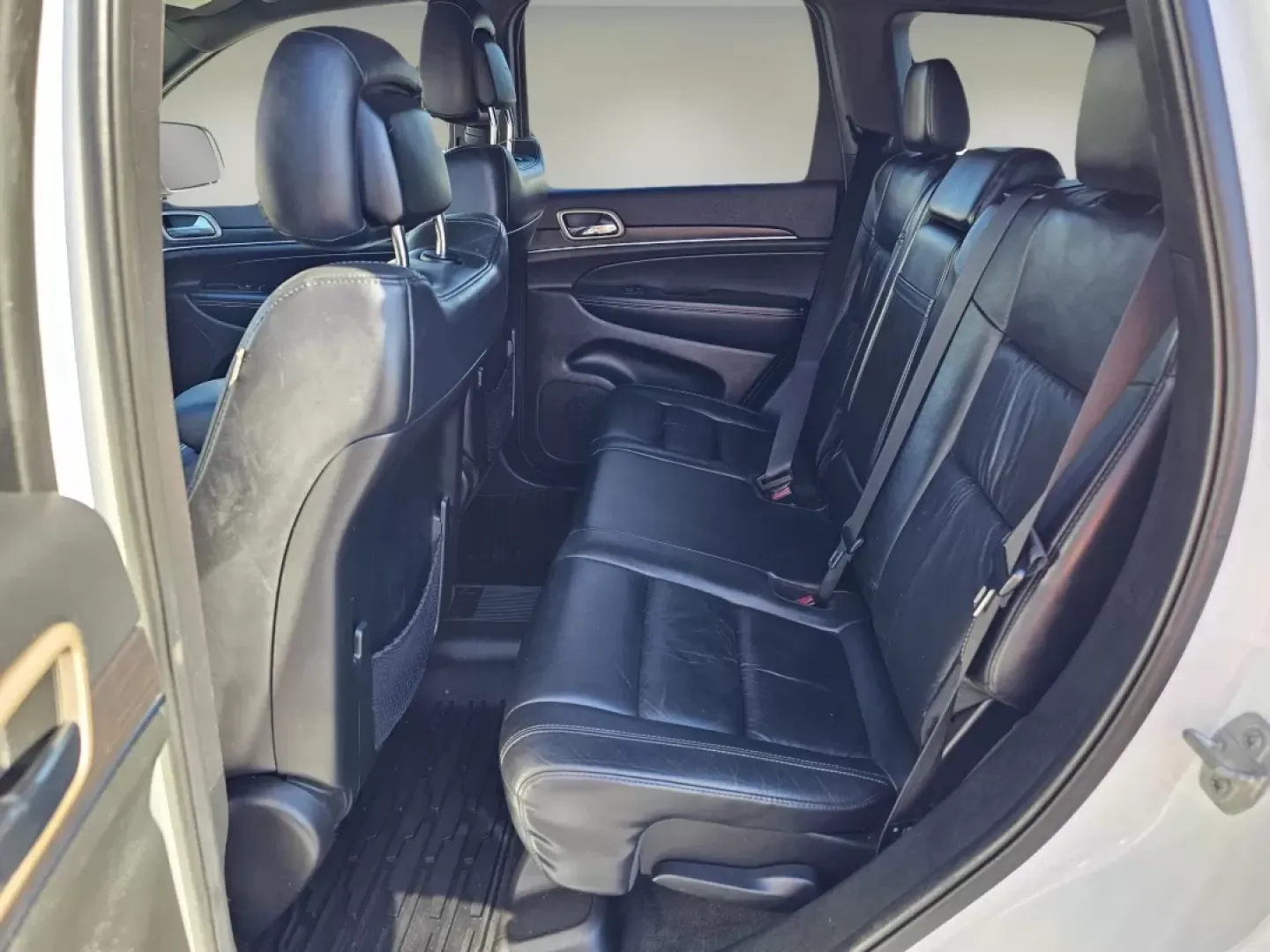 2015 /Black Jeep Grand Cherokee Limited (1C4RJFBG2FC) with an Other engine, located at 1430 Gateway Drive, Opelika, AL, 36801, (334) 239-0944, 32.637871, -85.409790 - **Explore New Adventures with the 2015 Jeep Grand Cherokee Limited-Perfect for Every Lifestyle!**<br /> <br /> Are you on the lookout for a reliable SUV that can seamlessly transition from weekday commutes to weekend getaways? Look no further! The 2015 Jeep Grand Cherokee Limited is here at Gils Aut - Photo#14