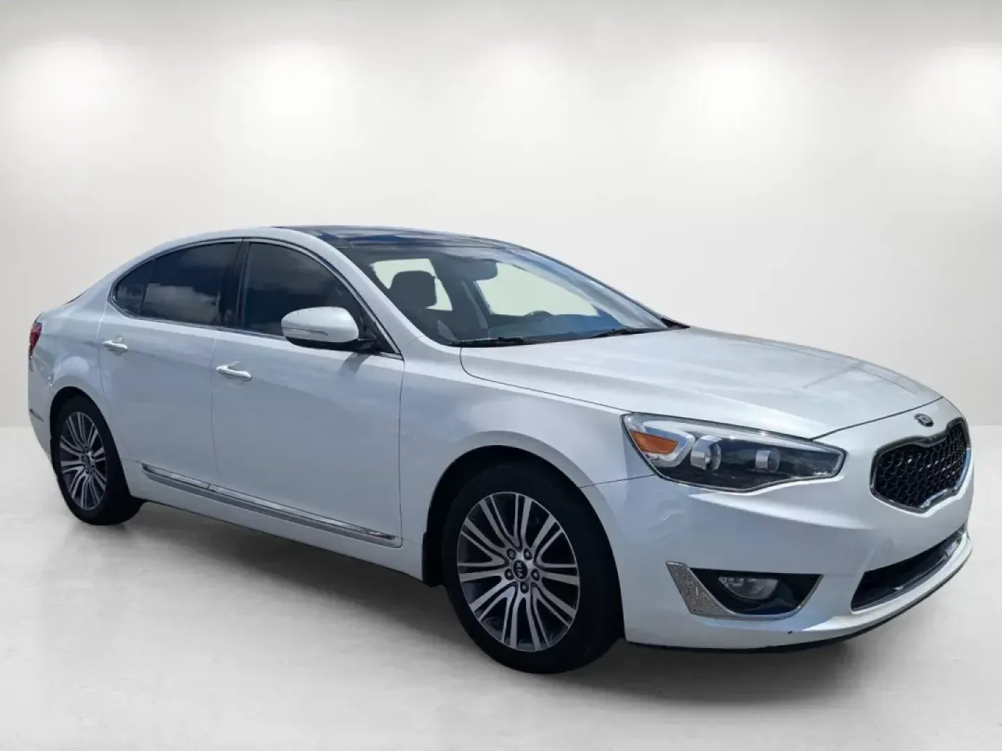 2015 /Beige Kia Cadenza Premium (KNALN4D74F5) with an Regular Unleaded V-6 3.3 L/204 engine, 6-Speed Automatic w/OD transmission, located at 521 Old Farm Lane Rd, Prattville, AL, 36066, (334) 325-1505, 32.482460, -86.416367 - Are you ready to take your driving experience to the next level? Whether you're navigating busy city streets in Prattville or embarking on weekend road trips to nearby Montgomery, the 2015 Kia Cadenza Premium is designed to elevate your lifestyle. With its luxurious features, spacious interior, and - Photo#3