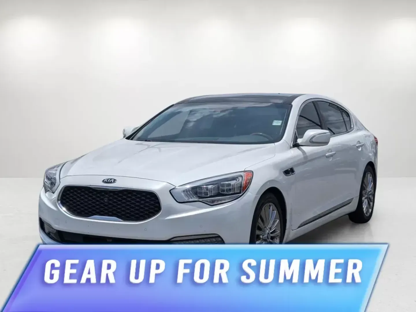 2015 /Black Kia K900 Luxury (KNALW4D4XF6) with an Premium Unleaded V-8 5.0 L/307 engine, 8-Speed Automatic w/OD transmission, located at 3959 U.S. 80 W, Phenix City, AL, 36870, (334) 297-4885, 32.469296, -85.135185 - 2015 Kia K900 Luxury - Photo#0