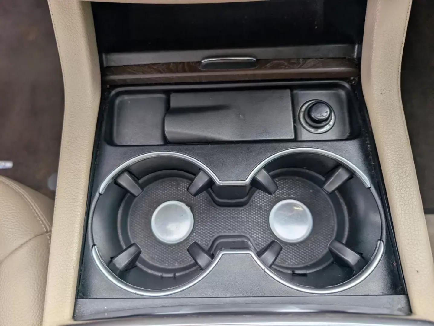 2015 Mercedes-Benz M-Class ML 350 (4JGDA5JB4FA) with an Other engine, located at 804 22nd Ave, Phenix City, AL, 36870, (334) 297-1860, 32.484749, -85.024475 - Discover the perfect blend of luxury and versatility with the 2015 Mercedes-Benz M-Class ML 350, available now at Gils Auto in Phenix City, AL. Whether you're a growing family needing a reliable vehicle for school runs or a commuter seeking comfort on long drives, this SUV is designed to elevate you - Photo#11