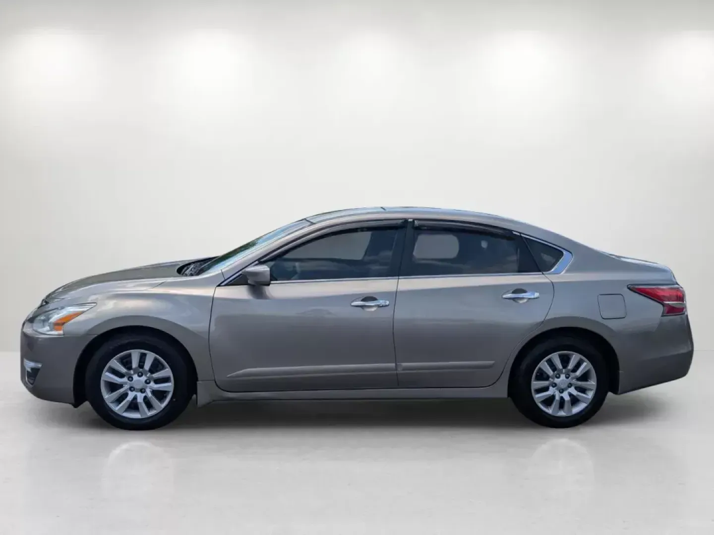 2015 /Beige Nissan Altima 2.5 S (1N4AL3AP2FC) with an Regular Unleaded I-4 2.5 L/152 engine, 1-Speed CVT w/OD transmission, located at 804 22nd Ave, Phenix City, AL, 36870, (334) 297-1860, 32.484749, -85.024475 - 2015 Nissan Altima 2.5 S - Photo#7