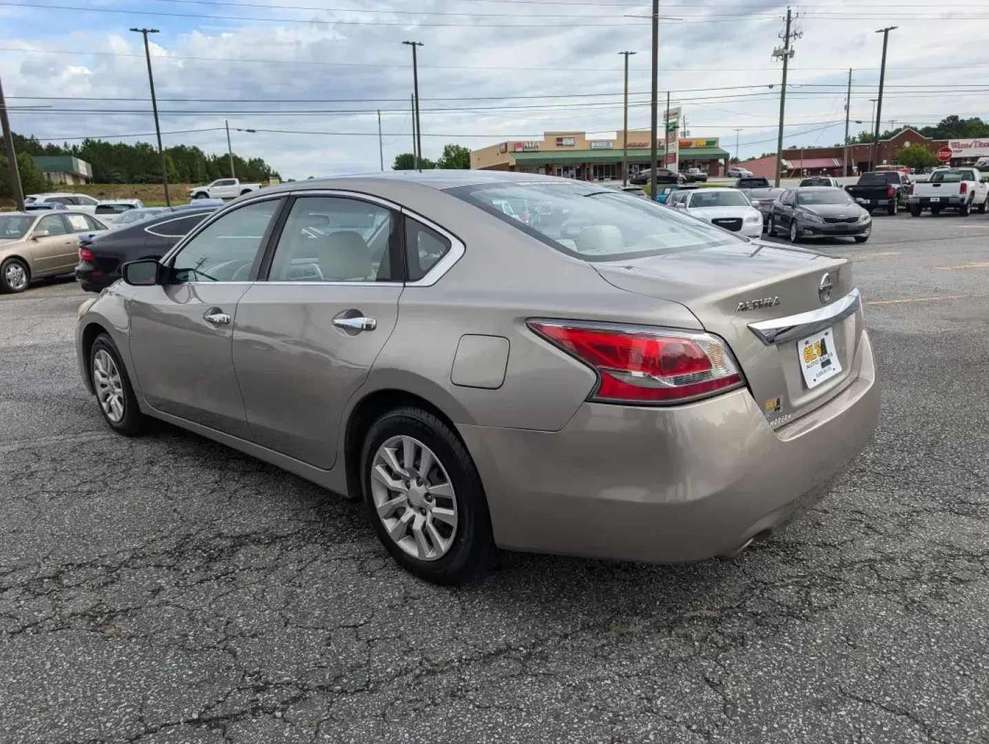 2015 /Beige Nissan Altima 2.5 (1N4AL3AP0FC) with an Regular Unleaded I-4 2.5 L/152 engine, 1-Speed CVT w/OD transmission, located at 3959 U.S. 80 W, Phenix City, AL, 36870, (334) 297-4885, 32.469296, -85.135185 - 2015 Nissan Altima 2.5 - Photo#6
