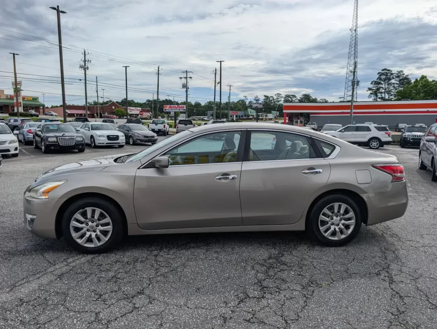 2015 /Beige Nissan Altima 2.5 (1N4AL3AP0FC) with an Regular Unleaded I-4 2.5 L/152 engine, 1-Speed CVT w/OD transmission, located at 3959 U.S. 80 W, Phenix City, AL, 36870, (334) 297-4885, 32.469296, -85.135185 - 2015 Nissan Altima 2.5 - Photo#7
