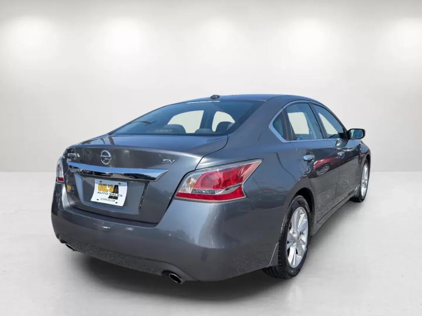 2015 /Charcoal Nissan Altima 2.5 SV (1N4AL3AP6FC) with an Other engine, located at 1430 Gateway Drive, Opelika, AL, 36801, (334) 239-0944, 32.637871, -85.409790 - **Elevate Your Daily Drive with the 2015 Nissan Altima 2.5 SV at Gils Auto Perfect for Commuters and Families Alike!**<br /> <br /> Are you tired of your daily commute, longing for a vehicle that combines style, comfort, and reliability? Look no further! The 2015 Nissan Altima 2.5 SV available at G - Photo#4