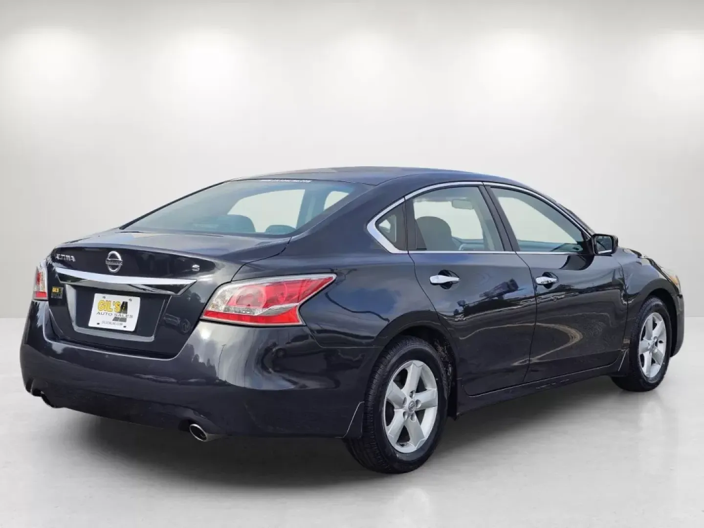 2015 /Charcoal Nissan Altima 2.5 S (1N4AL3AP3FC) with an Other engine, located at 804 22nd Ave, Phenix City, AL, 36870, (334) 297-1860, 32.484749, -85.024475 - Elevate your daily commute or weekend adventures with the perfect blend of style, comfort, and reliability the 2015 Nissan Altima 2.5 S. This sedan isn't just a vehicle; it's a lifestyle choice that caters to professionals, families, and anyone who values a smooth ride. With its impressive fuel eff - Photo#4