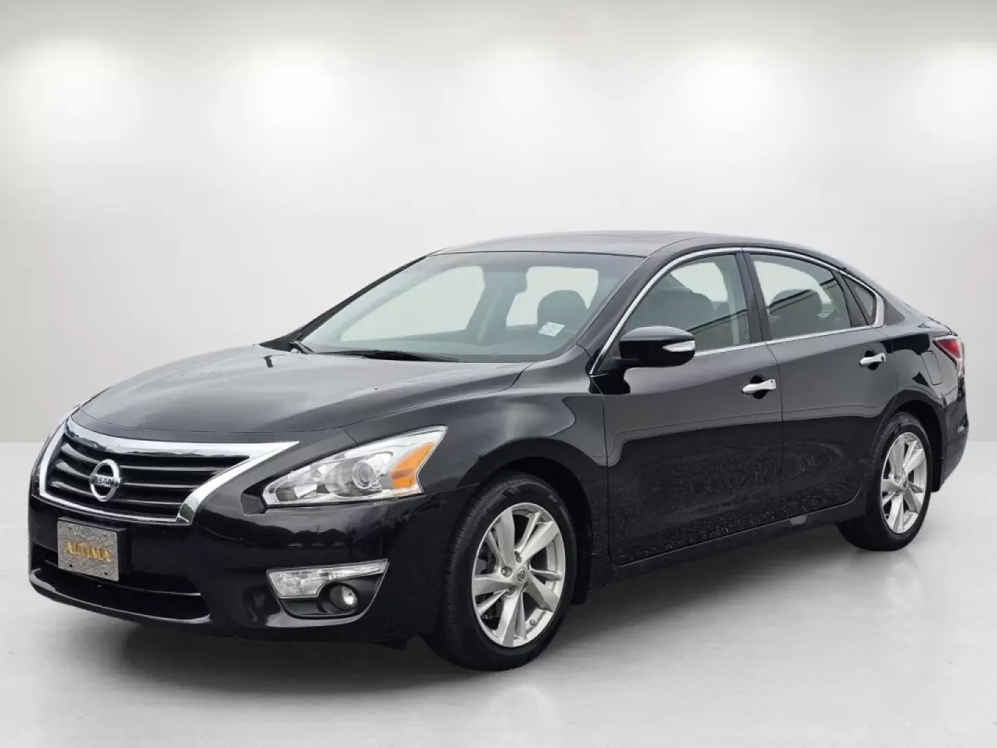 2015 /Charcoal Nissan Altima 2.5 SL (1N4AL3AP5FC) with an Other engine, located at 3959 U.S. 80 W, Phenix City, AL, 36870, (334) 297-4885, 32.469296, -85.135185 - ### Discover Your Next Adventure with the 2015 Nissan Altima 2.5 SL at Gils Auto!<br /> <br /> Are you searching for a reliable vehicle that combines style, comfort, and advanced technology? Look no further! The 2015 Nissan Altima 2.5 SL is perfect for those long commutes or weekend getaways, provid - Photo#1