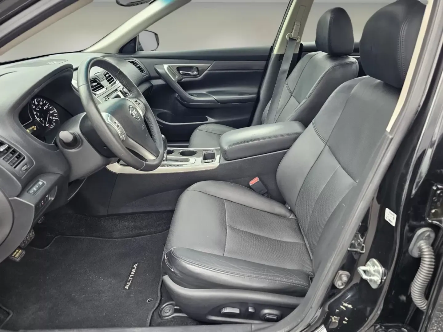 2015 /Charcoal Nissan Altima 2.5 SL (1N4AL3AP5FC) with an Other engine, located at 3959 U.S. 80 W, Phenix City, AL, 36870, (334) 297-4885, 32.469296, -85.135185 - ### Discover Your Next Adventure with the 2015 Nissan Altima 2.5 SL at Gils Auto!<br /> <br /> Are you searching for a reliable vehicle that combines style, comfort, and advanced technology? Look no further! The 2015 Nissan Altima 2.5 SL is perfect for those long commutes or weekend getaways, provid - Photo#10