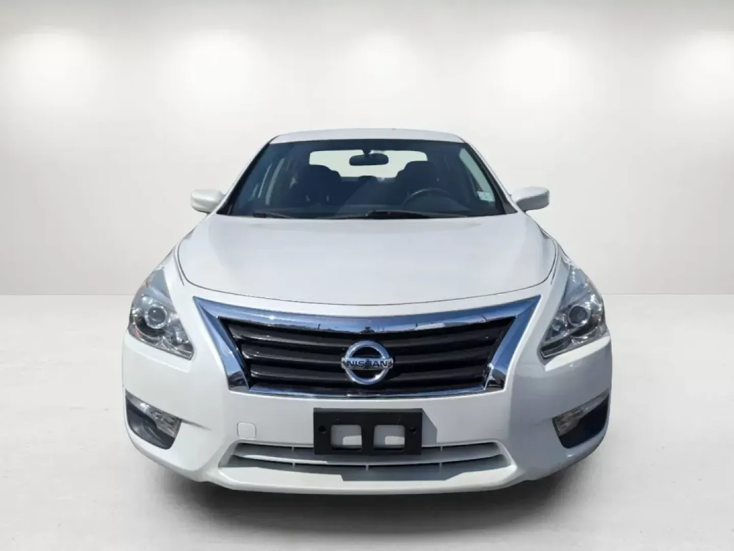 2015 /Charcoal Nissan Altima 2.5 S (1N4AL3AP8FC) with an Regular Unleaded I-4 2.5 L/152 engine, 1-Speed CVT w/OD transmission, located at 1430 Gateway Drive, Opelika, AL, 36801, (334) 239-0944, 32.637871, -85.409790 - 2015 Nissan Altima 2.5 S - Photo#8