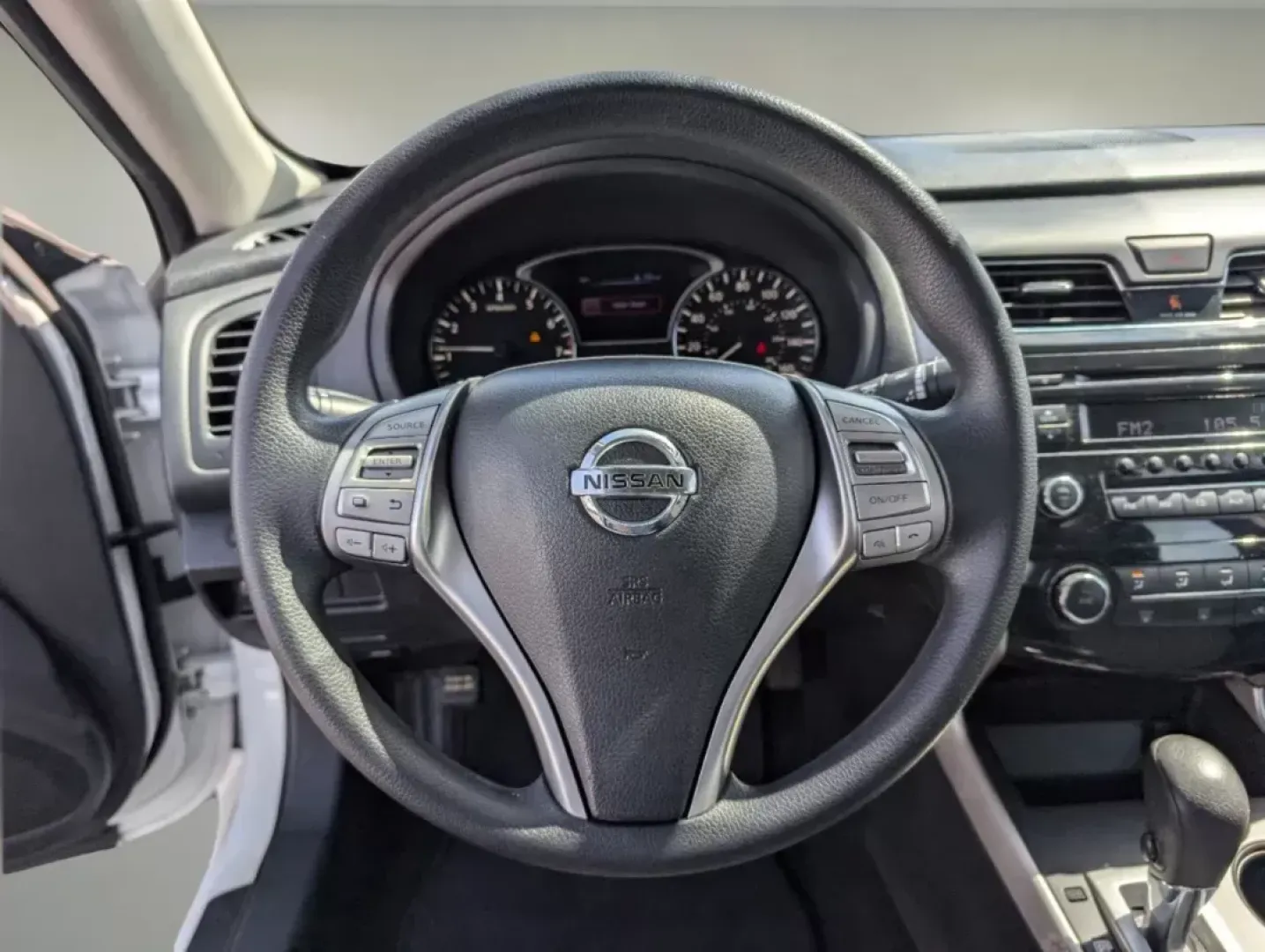 2015 /Charcoal Nissan Altima 2.5 S (1N4AL3AP8FC) with an Regular Unleaded I-4 2.5 L/152 engine, 1-Speed CVT w/OD transmission, located at 1430 Gateway Drive, Opelika, AL, 36801, (334) 239-0944, 32.637871, -85.409790 - 2015 Nissan Altima 2.5 S - Photo#16