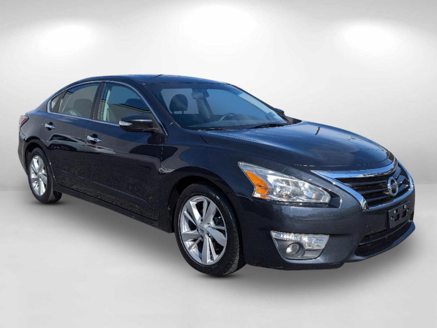 2015 Nissan Altima 2.5 SV (1N4AL3AP1FC) with an Regular Unleaded I-4 2.5 L/152 engine, 1-Speed CVT w/OD transmission, located at 804 22nd Ave, Phenix City, AL, 36870, (334) 297-1860, 32.484749, -85.024475 - 2015 Nissan Altima 2.5 SV - Photo#2