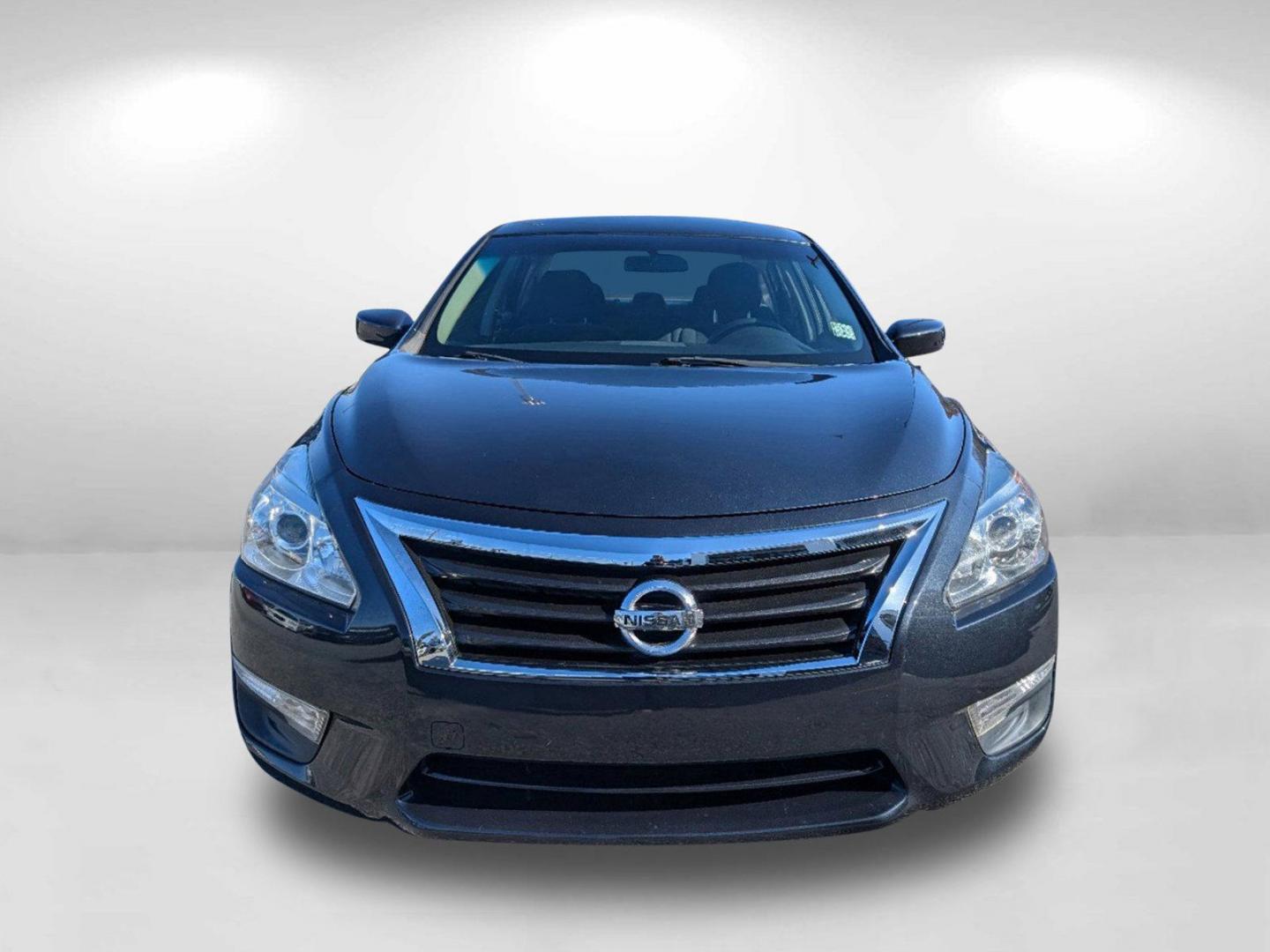 2015 /Charcoal Nissan Altima 2.5 S (1N4AL3AP8FC) with an Regular Unleaded I-4 2.5 L/152 engine, 1-Speed CVT w/OD transmission, located at 3959 U.S. 80 W, Phenix City, AL, 36870, (334) 297-4885, 32.469296, -85.135185 - 2015 Nissan Altima 2.5 S - Photo#1