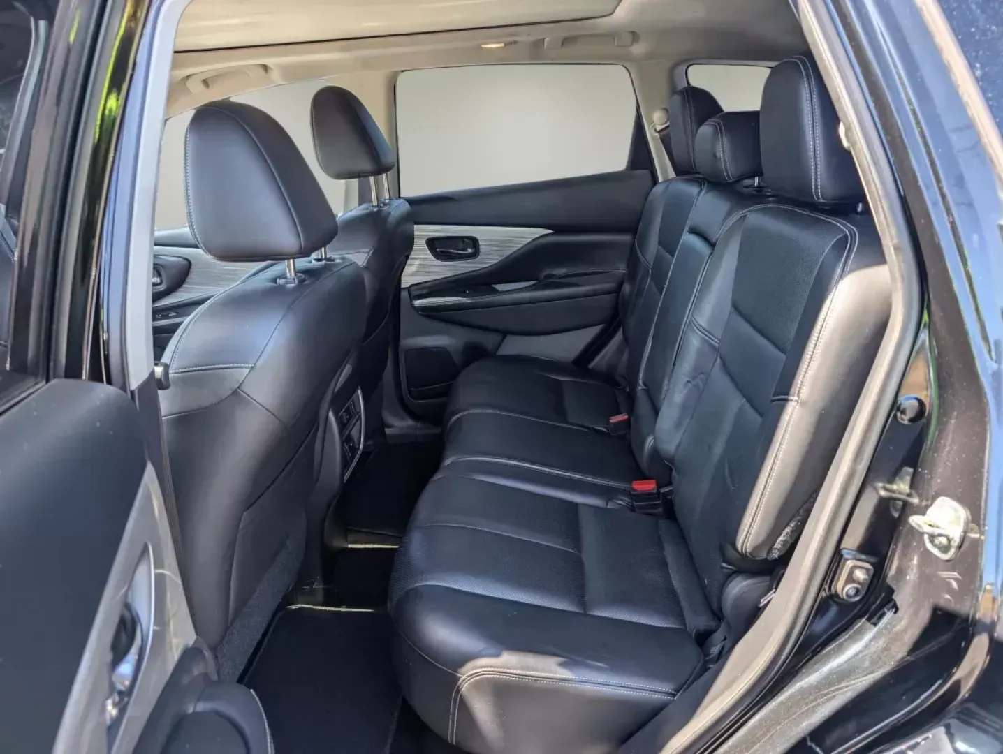 2015 /Black Nissan Murano Platinum (5N1AZ2MG3FN) with an Other engine, located at 521 Old Farm Lane Rd, Prattville, AL, 36066, (334) 325-1505, 32.482460, -86.416367 - Elevate your everyday adventures with this stunning 2015 Nissan Murano Platinum, expertly designed for comfort, style, and convenience. Perfect for families, commuters, or anyone who loves weekend getaways, this SUV seamlessly combines luxury and practicality, making it the ideal companion for all y - Photo#10
