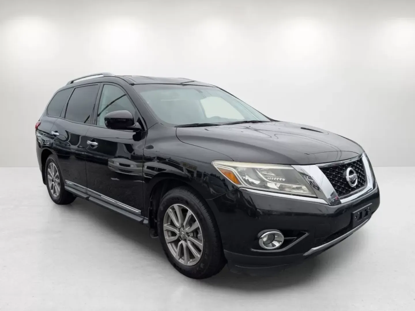 2015 /Charcoal Nissan Pathfinder SL (5N1AR2MN6FC) with an Other engine, located at 3959 U.S. 80 W, Phenix City, AL, 36870, (334) 297-4885, 32.469296, -85.135185 - Discover the perfect blend of luxury and utility with this 2015 Nissan Pathfinder SL, designed for families and adventurers alike! Whether you're navigating busy streets for your daily commute or embarking on unforgettable road trips, this versatile SUV is ready to elevate your lifestyle. With its s - Photo#2