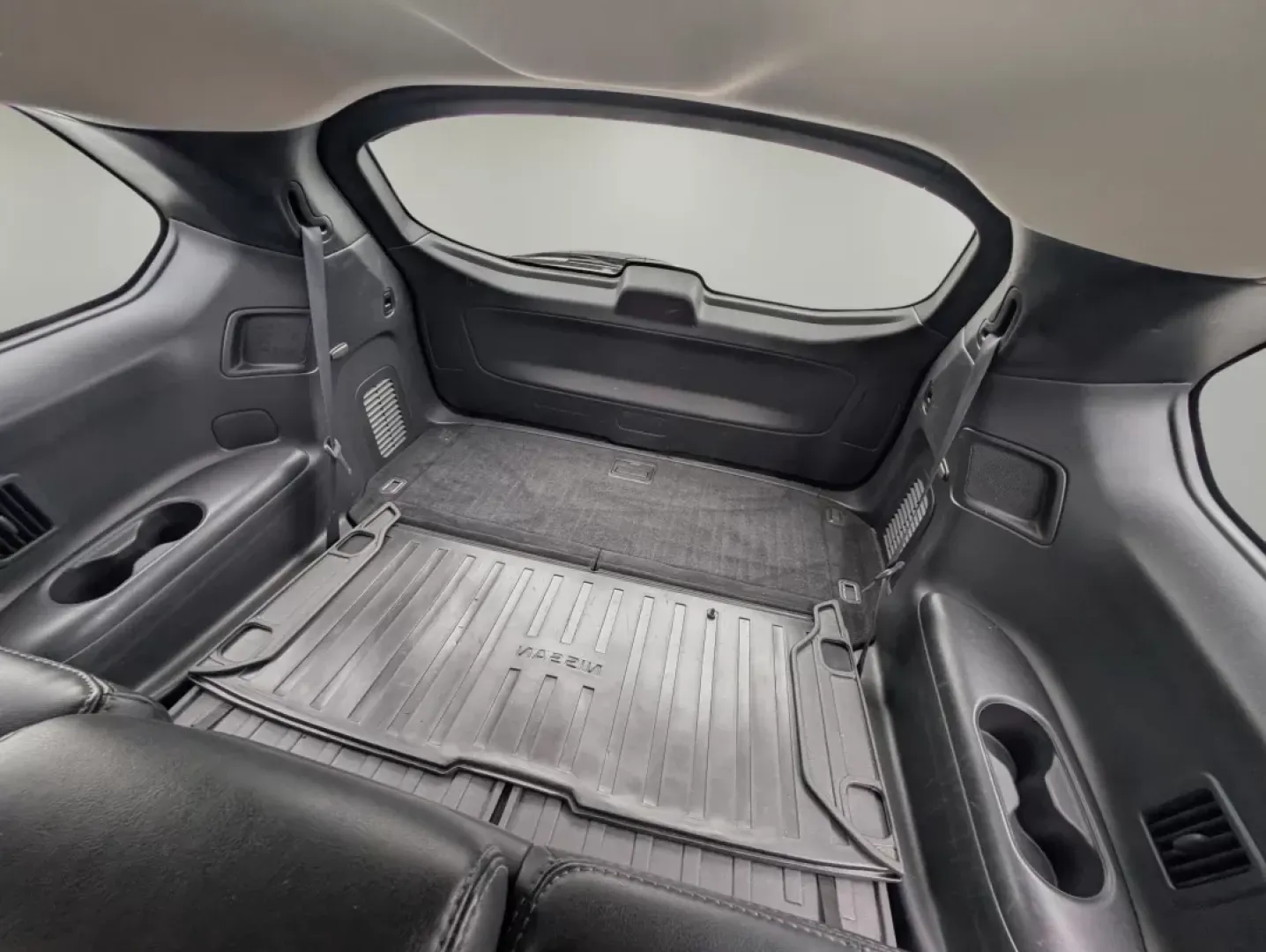 2015 /Charcoal Nissan Pathfinder SL (5N1AR2MN6FC) with an Other engine, located at 3959 U.S. 80 W, Phenix City, AL, 36870, (334) 297-4885, 32.469296, -85.135185 - Discover the perfect blend of luxury and utility with this 2015 Nissan Pathfinder SL, designed for families and adventurers alike! Whether you're navigating busy streets for your daily commute or embarking on unforgettable road trips, this versatile SUV is ready to elevate your lifestyle. With its s - Photo#11
