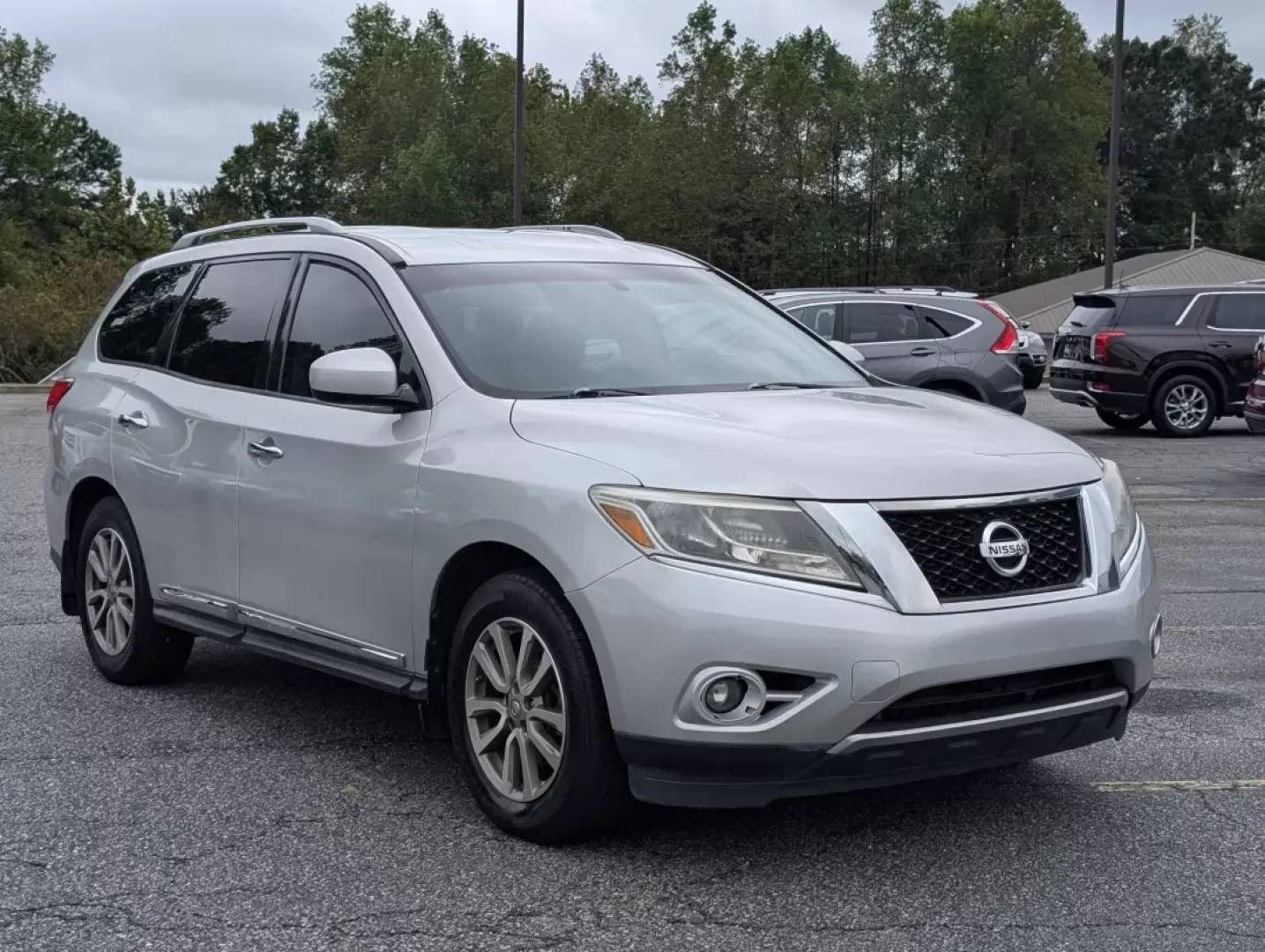 2015 /Charcoal Nissan Pathfinder SL (5N1AR2MN5FC) with an Other engine, located at 3959 U.S. 80 W, Phenix City, AL, 36870, (334) 297-4885, 32.469296, -85.135185 - **Experience Adventure with the 2015 Nissan Pathfinder SL at Gils Auto - Phenix City!**<br /> <br /> Are you ready to elevate your family trips, weekend getaways, or daily commutes? The 2015 Nissan Pathfinder SL is your ticket to an exciting lifestyle filled with adventure and comfort. Perfect for g - Photo#2