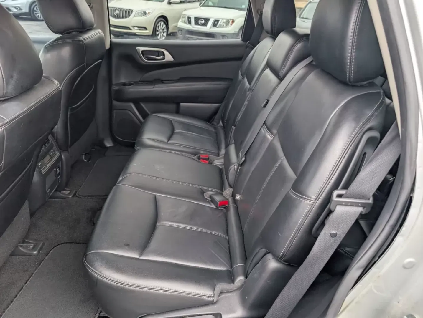 2015 /Charcoal Nissan Pathfinder SL (5N1AR2MN5FC) with an Other engine, located at 3959 U.S. 80 W, Phenix City, AL, 36870, (334) 297-4885, 32.469296, -85.135185 - **Experience Adventure with the 2015 Nissan Pathfinder SL at Gils Auto - Phenix City!**<br /> <br /> Are you ready to elevate your family trips, weekend getaways, or daily commutes? The 2015 Nissan Pathfinder SL is your ticket to an exciting lifestyle filled with adventure and comfort. Perfect for g - Photo#11