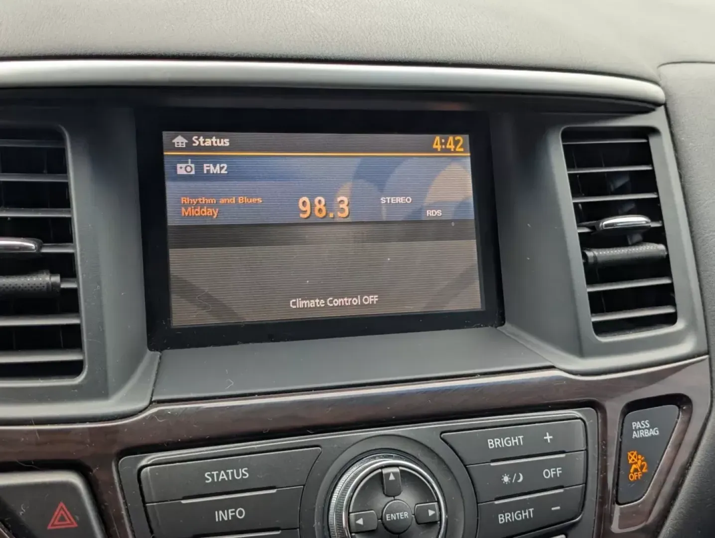 2015 /Charcoal Nissan Pathfinder SL (5N1AR2MN5FC) with an Other engine, located at 3959 U.S. 80 W, Phenix City, AL, 36870, (334) 297-4885, 32.469296, -85.135185 - **Experience Adventure with the 2015 Nissan Pathfinder SL at Gils Auto - Phenix City!**<br /> <br /> Are you ready to elevate your family trips, weekend getaways, or daily commutes? The 2015 Nissan Pathfinder SL is your ticket to an exciting lifestyle filled with adventure and comfort. Perfect for g - Photo#15