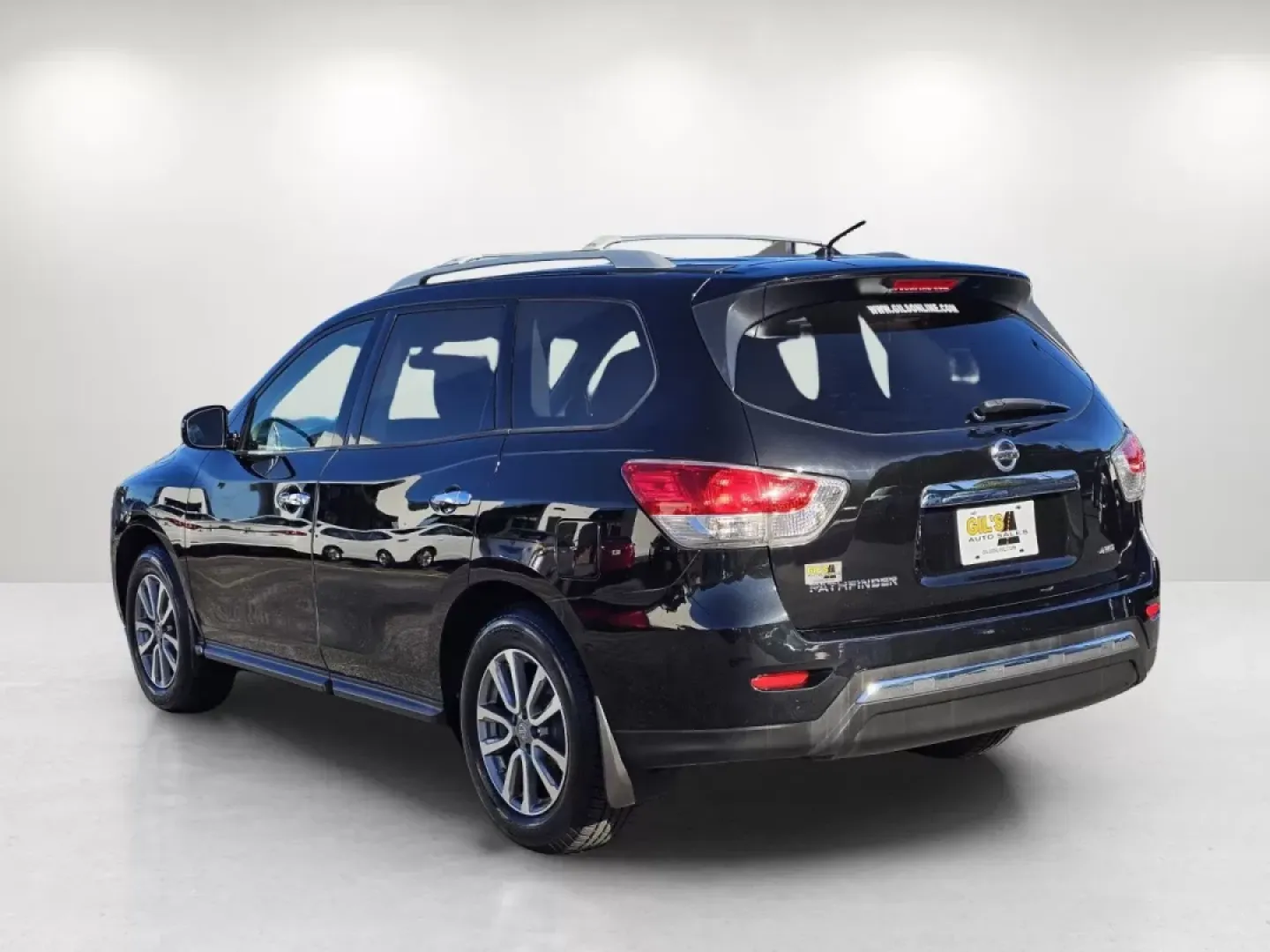 2015 /Charcoal Nissan Pathfinder S (5N1AR2MM6FC) with an Other engine, located at 804 22nd Ave, Phenix City, AL, 36870, (334) 297-1860, 32.484749, -85.024475 - **Explore the Great Outdoors with the 2015 Nissan Pathfinder S! Perfect for Weekend Adventures and Growing Families!**<br /> <br /> Are you ready to elevate your family outings and weekend getaways? Introducing the 2015 Nissan Pathfinder S, a versatile and spacious SUV designed for both adventure an - Photo#6