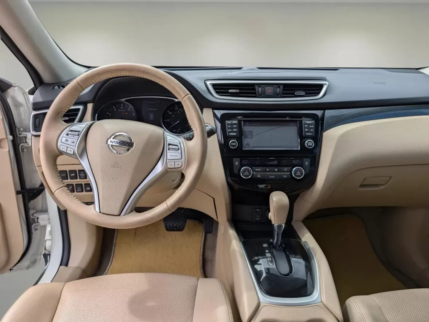 2015 /Almond Nissan Rogue SL (5N1AT2MV2FC) with an Other engine, located at 7000 Northlake Connector, Columbus, GA, 31904, (706) 987-8085, 32.524975, -84.978134 - Looking for a versatile vehicle that can seamlessly transition from daily commutes to weekend adventures? Look no further than this stunning 2015 Nissan Rogue SL, now available at Gils Auto in Opelika, AL! This SUV is perfect for growing families, budget-conscious buyers, or anyone who craves a reli - Photo#11