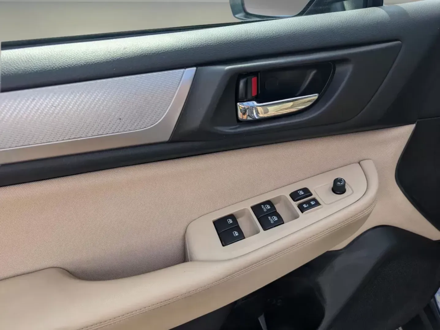 2015 /Warm Ivory Subaru Outback 2.5i Premium (4S4BSBDC1F3) with an Regular Unleaded H-4 2.5 L/152 engine, 6-Speed CVT w/OD transmission, located at 1430 Gateway Drive, Opelika, AL, 36801, (334) 239-0944, 32.637871, -85.409790 - 2015 Subaru Outback 2.5i Premium - Photo#8