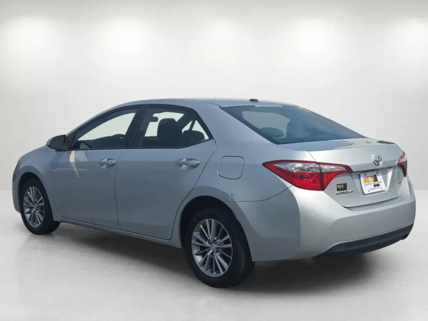 2015 Toyota Corolla LE (2T1BURHE2FC) with an Other engine, located at 1430 Gateway Drive, Opelika, AL, 36801, (334) 239-0944, 32.637871, -85.409790 - **Discover Your Perfect Commuter Companion: 2015 Toyota Corolla LE at Gils Auto - Opelika!**<br /> <br /> Are you searching for a reliable sedan that excels in daily commutes, weekend getaways, and everything in between? Look no further! The 2015 Toyota Corolla LE, available now at Gils Auto in Opel - Photo#6