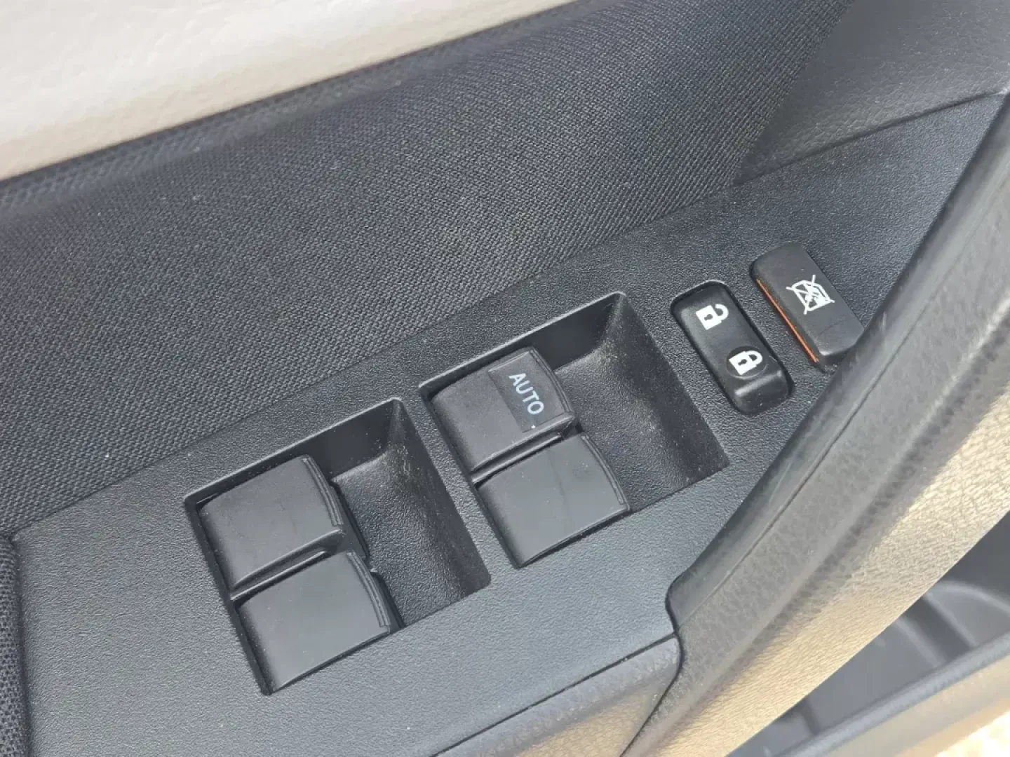 2015 Toyota Corolla LE (2T1BURHE2FC) with an Other engine, located at 1430 Gateway Drive, Opelika, AL, 36801, (334) 239-0944, 32.637871, -85.409790 - **Discover Your Perfect Commuter Companion: 2015 Toyota Corolla LE at Gils Auto - Opelika!**<br /> <br /> Are you searching for a reliable sedan that excels in daily commutes, weekend getaways, and everything in between? Look no further! The 2015 Toyota Corolla LE, available now at Gils Auto in Opel - Photo#10
