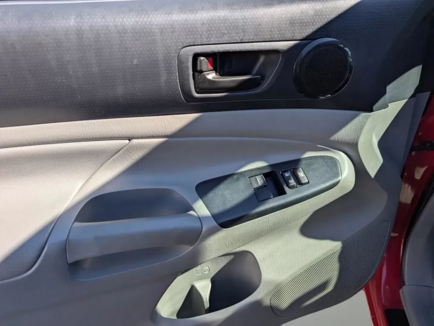 2015 Toyota Tacoma (5TFTX4CN6FX) with an Other engine, located at 3959 U.S. 80 W, Phenix City, AL, 36870, (334) 297-4885, 32.469296, -85.135185 - **Unleash Your Adventurous Spirit with this 2015 Toyota Tacoma Perfect for Weekend Getaways!**<br /> <br /> Are you ready to elevate your outdoor adventures or tackle your daily commute with confidence? Look no further than this stunning 2015 Toyota Tacoma, a reliable and versatile pickup that embo - Photo#8