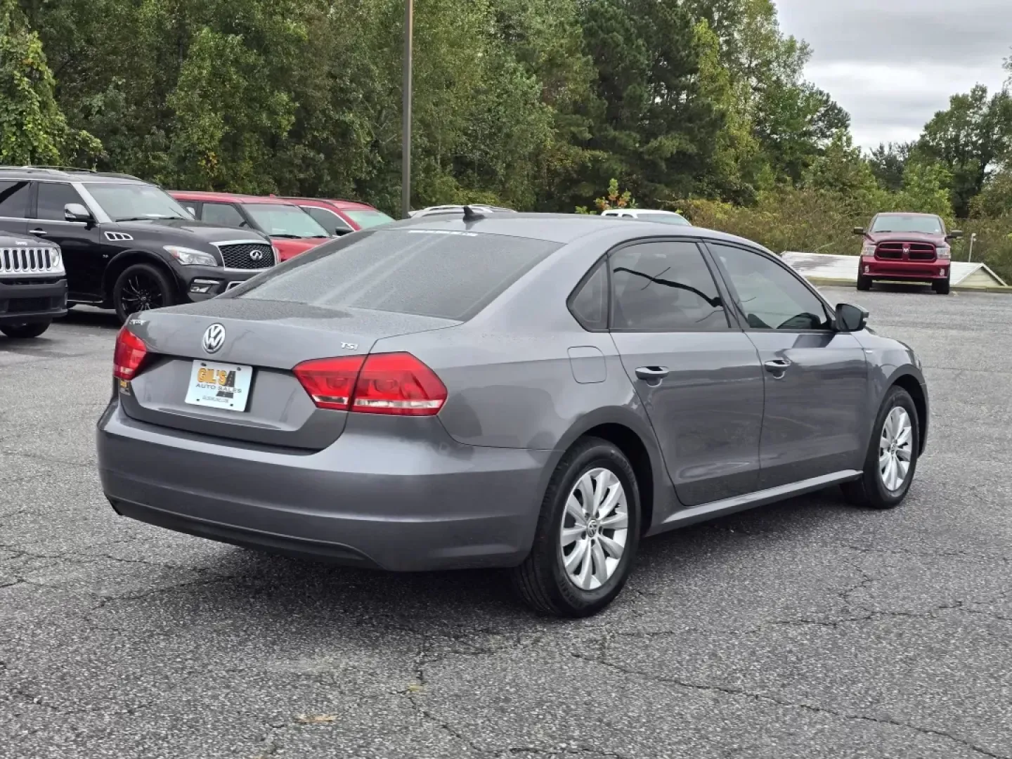 2015 Volkswagen Passat 1.8T S (1VWAT7A35FC) with an Other engine, located at 3959 U.S. 80 W, Phenix City, AL, 36870, (334) 297-4885, 32.469296, -85.135185 - **Discover the Perfect Blend of Comfort and Performance with the 2015 Volkswagen Passat! Ideal for Commuters and Growing Families Alike!**<br /> <br /> Are you searching for a dependable sedan that combines style, comfort, and functionality? Look no further than this 2015 Volkswagen Passat, availabl - Photo#4