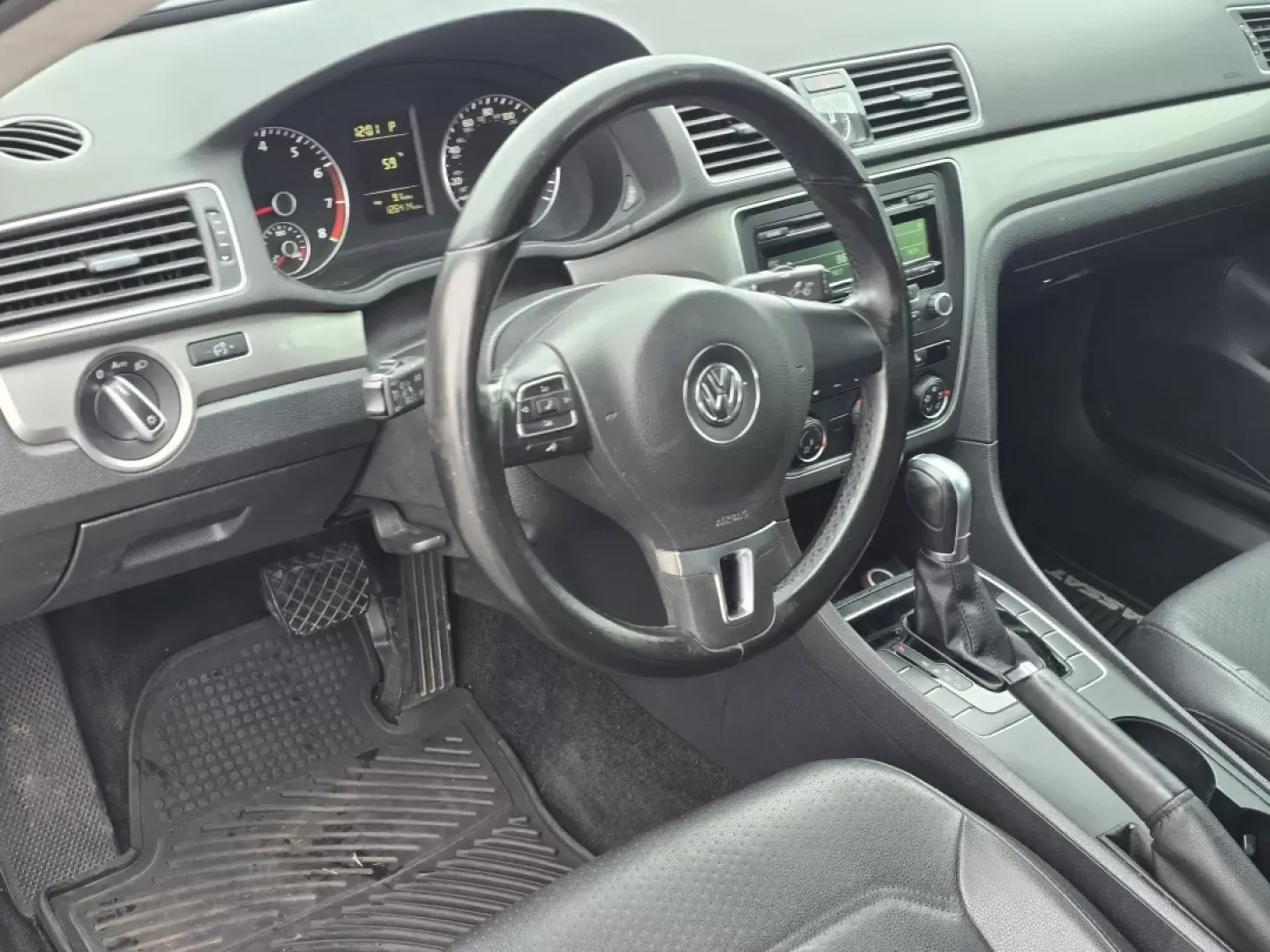 2015 Volkswagen Passat 1.8T S (1VWAT7A35FC) with an Other engine, located at 3959 U.S. 80 W, Phenix City, AL, 36870, (334) 297-4885, 32.469296, -85.135185 - **Discover the Perfect Blend of Comfort and Performance with the 2015 Volkswagen Passat! Ideal for Commuters and Growing Families Alike!**<br /> <br /> Are you searching for a dependable sedan that combines style, comfort, and functionality? Look no further than this 2015 Volkswagen Passat, availabl - Photo#9