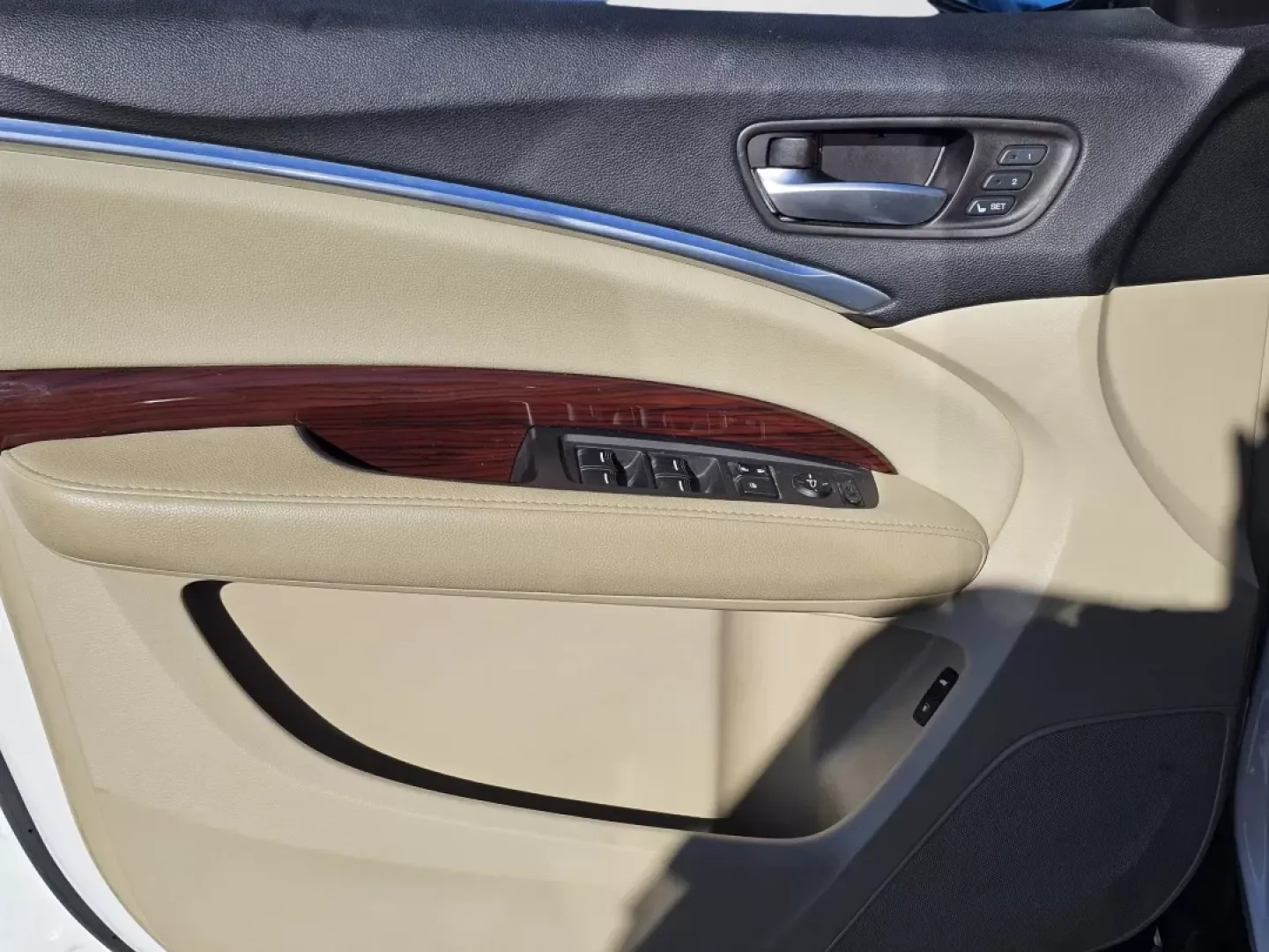 2016 Acura MDX w/Tech (5FRYD3H49GB) with an Other engine, located at 804 22nd Ave, Phenix City, AL, 36870, (334) 297-1860, 32.484749, -85.024475 - **Experience Luxury and Versatility with the 2016 Acura MDX at Gils Auto - Phenix City!**<br /> <br /> Are you searching for the perfect family SUV that offers both style and functionality? Look no further! The 2016 Acura MDX is designed for growing families and adventurers alike, making it the idea - Photo#9